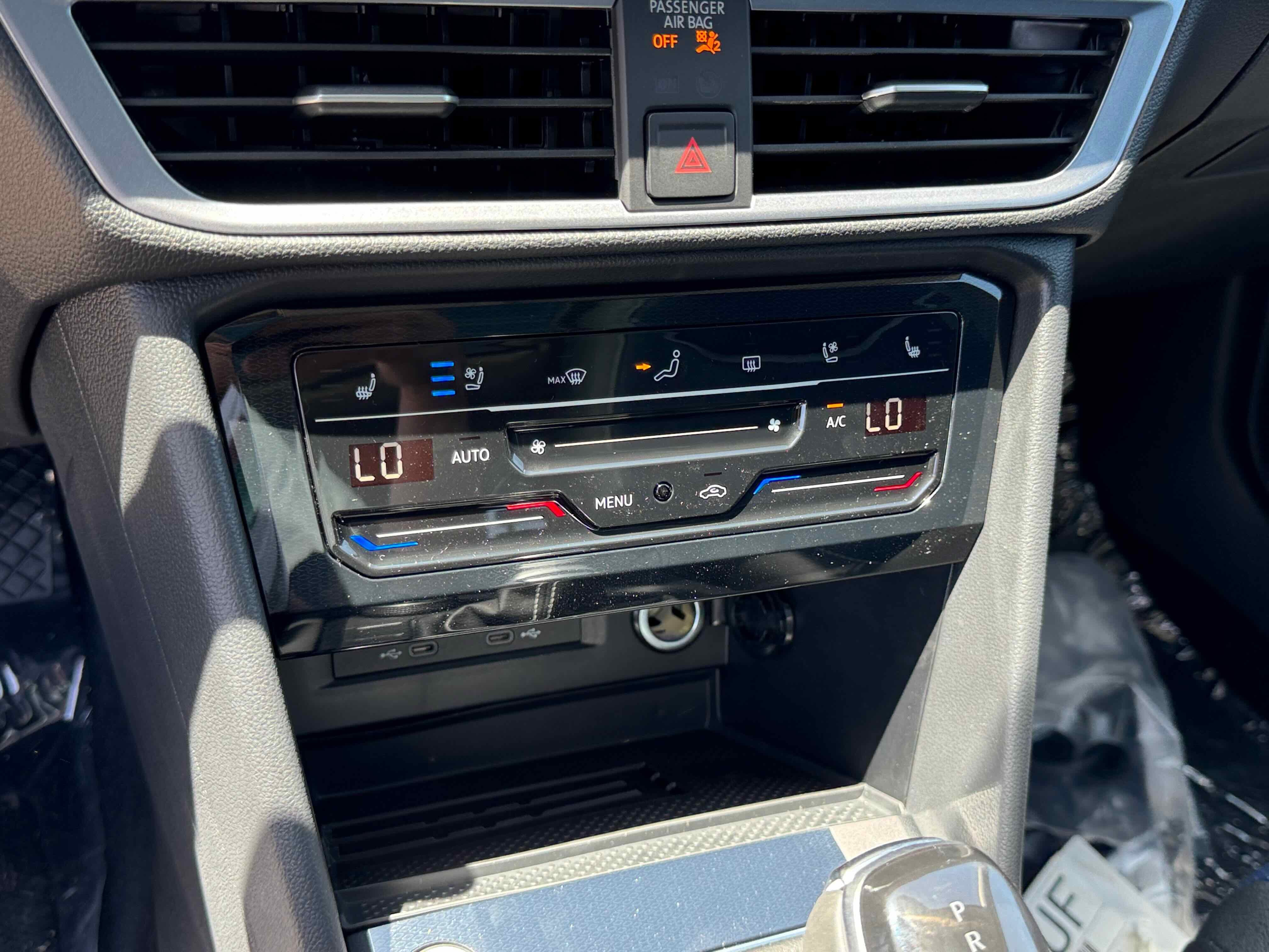 2025 Volkswagen Taos SEL