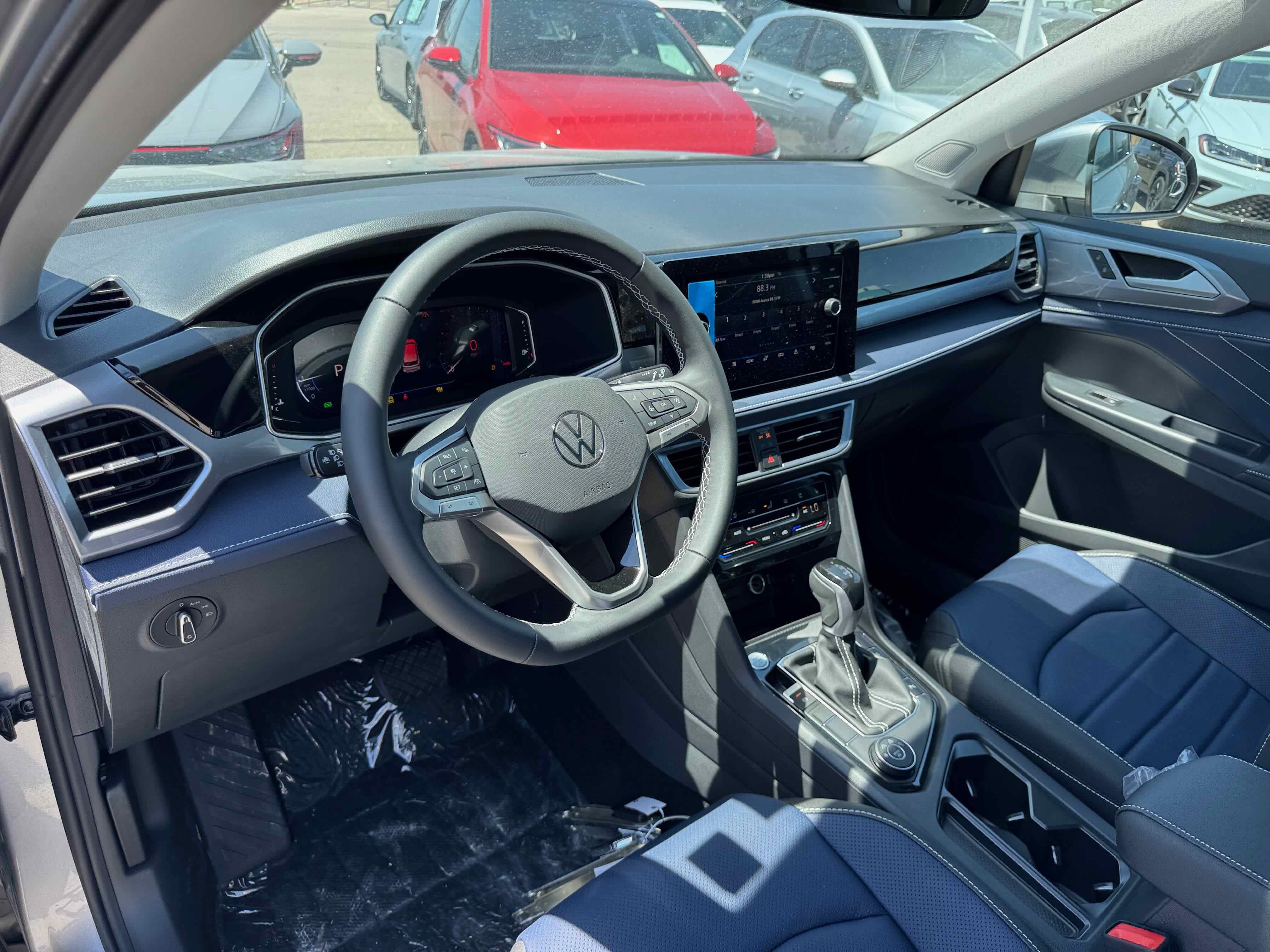 2025 Volkswagen Taos SEL