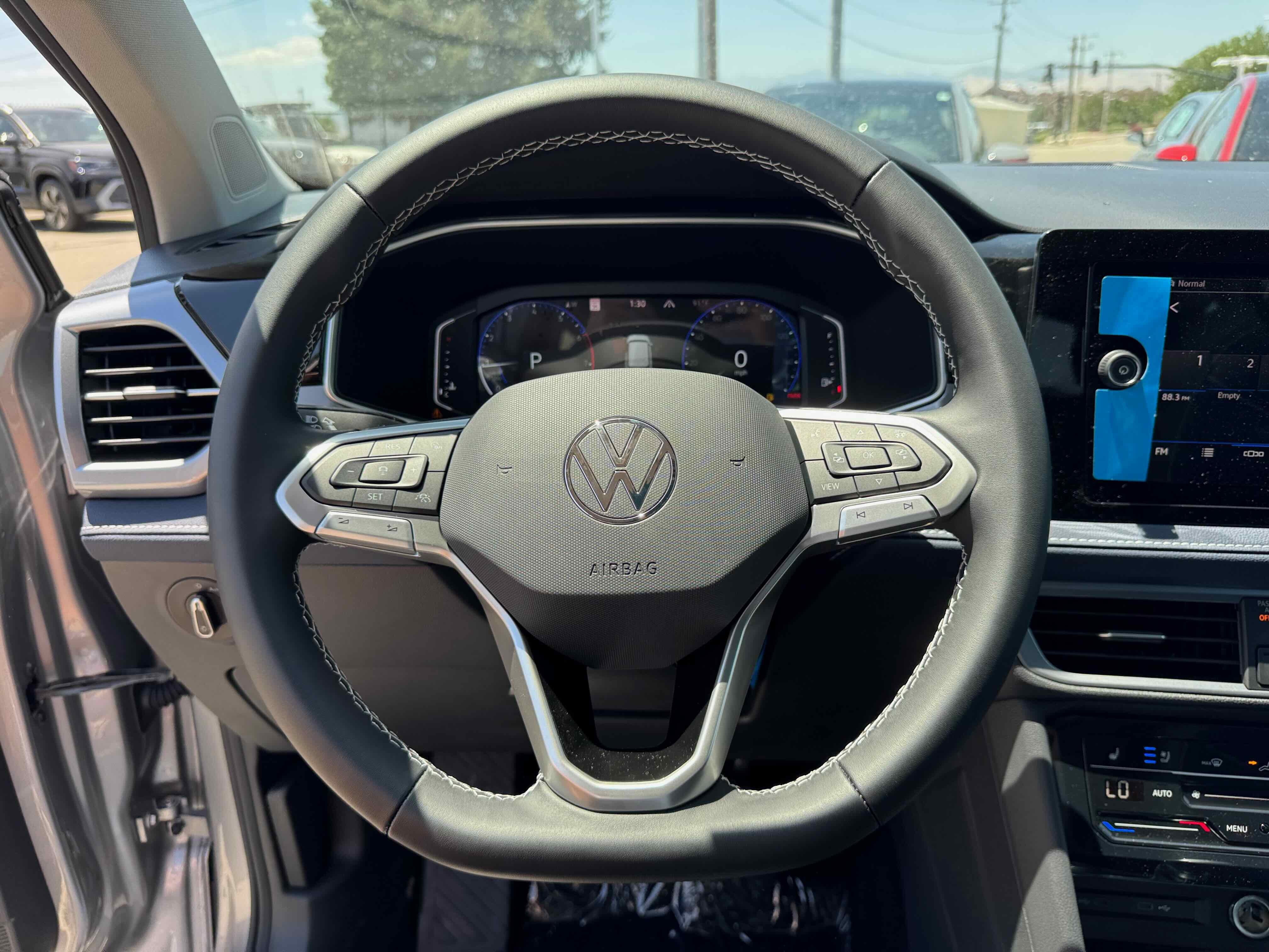 2025 Volkswagen Taos SEL