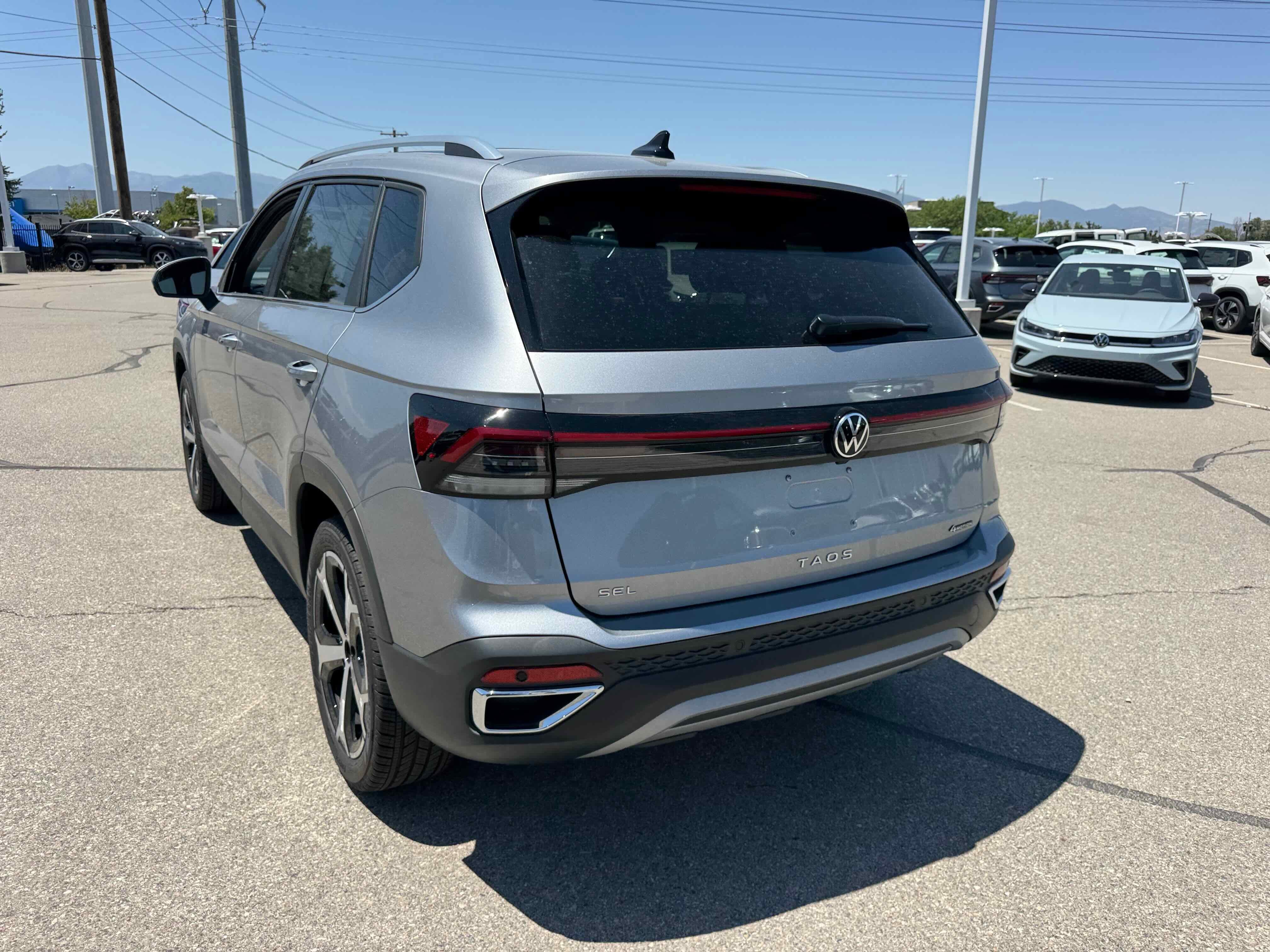 2025 Volkswagen Taos SEL