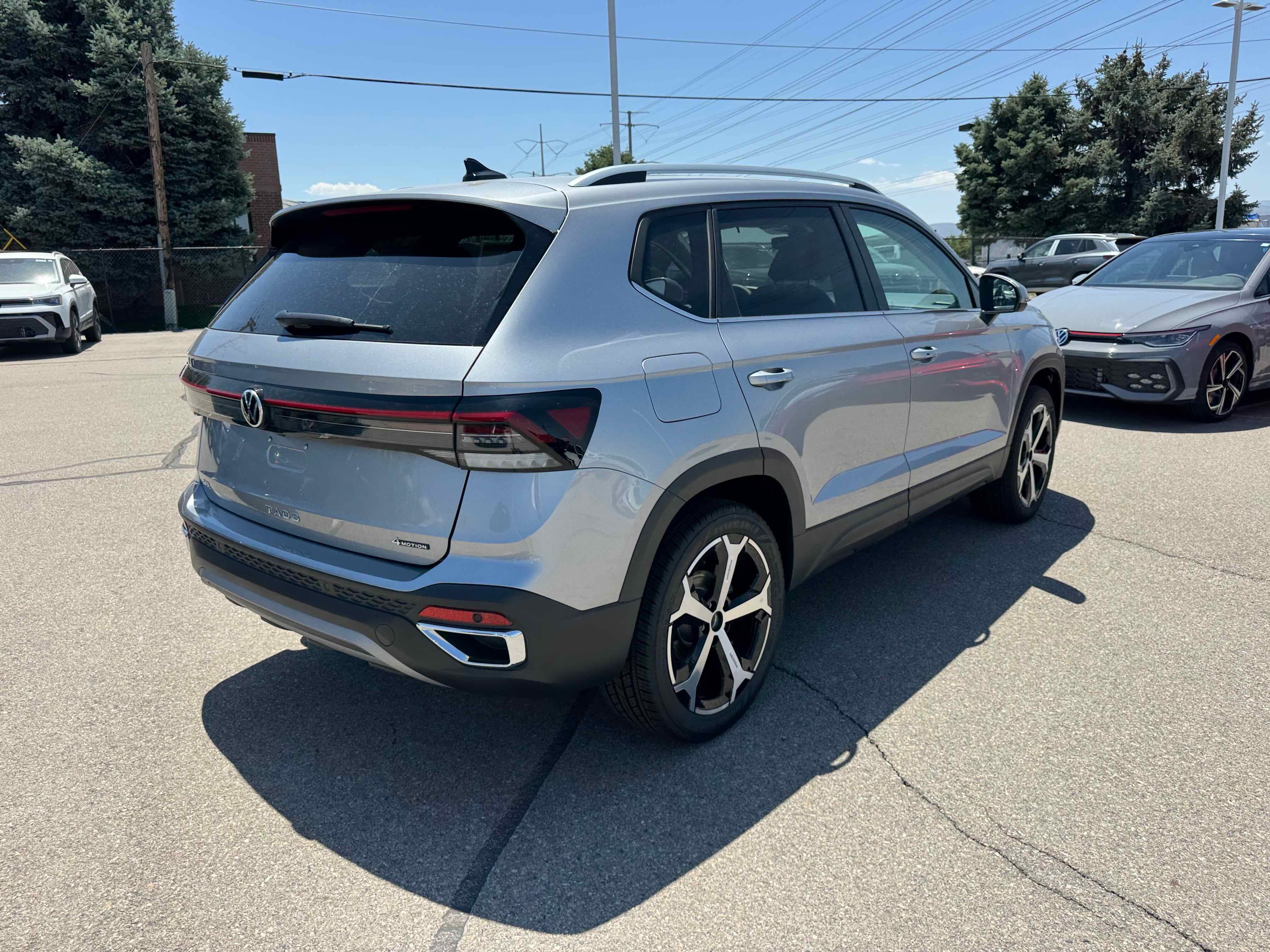 2025 Volkswagen Taos SEL