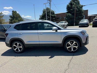 2025 Volkswagen Taos SEL