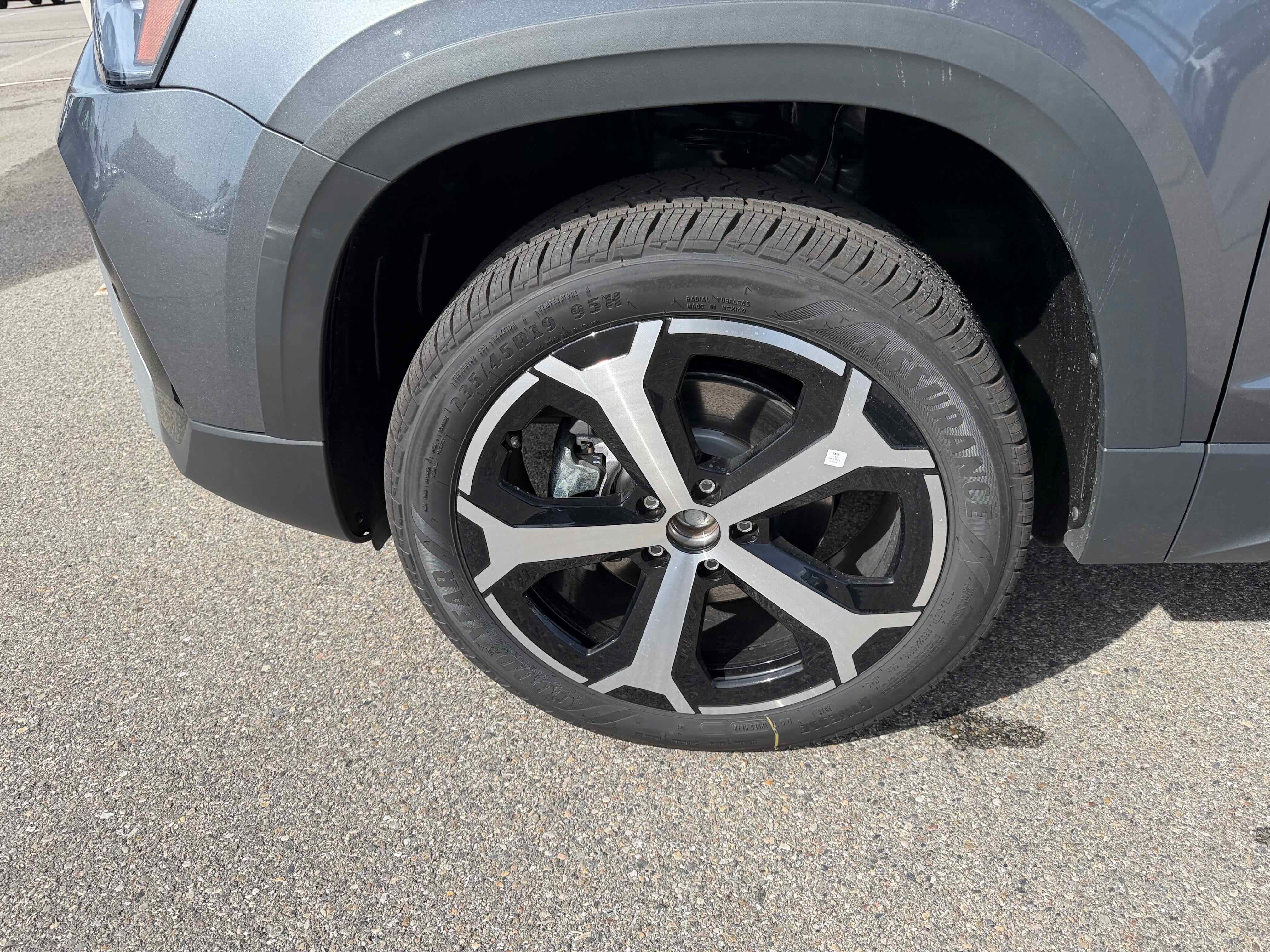 2026 Volkswagen Taos SEL