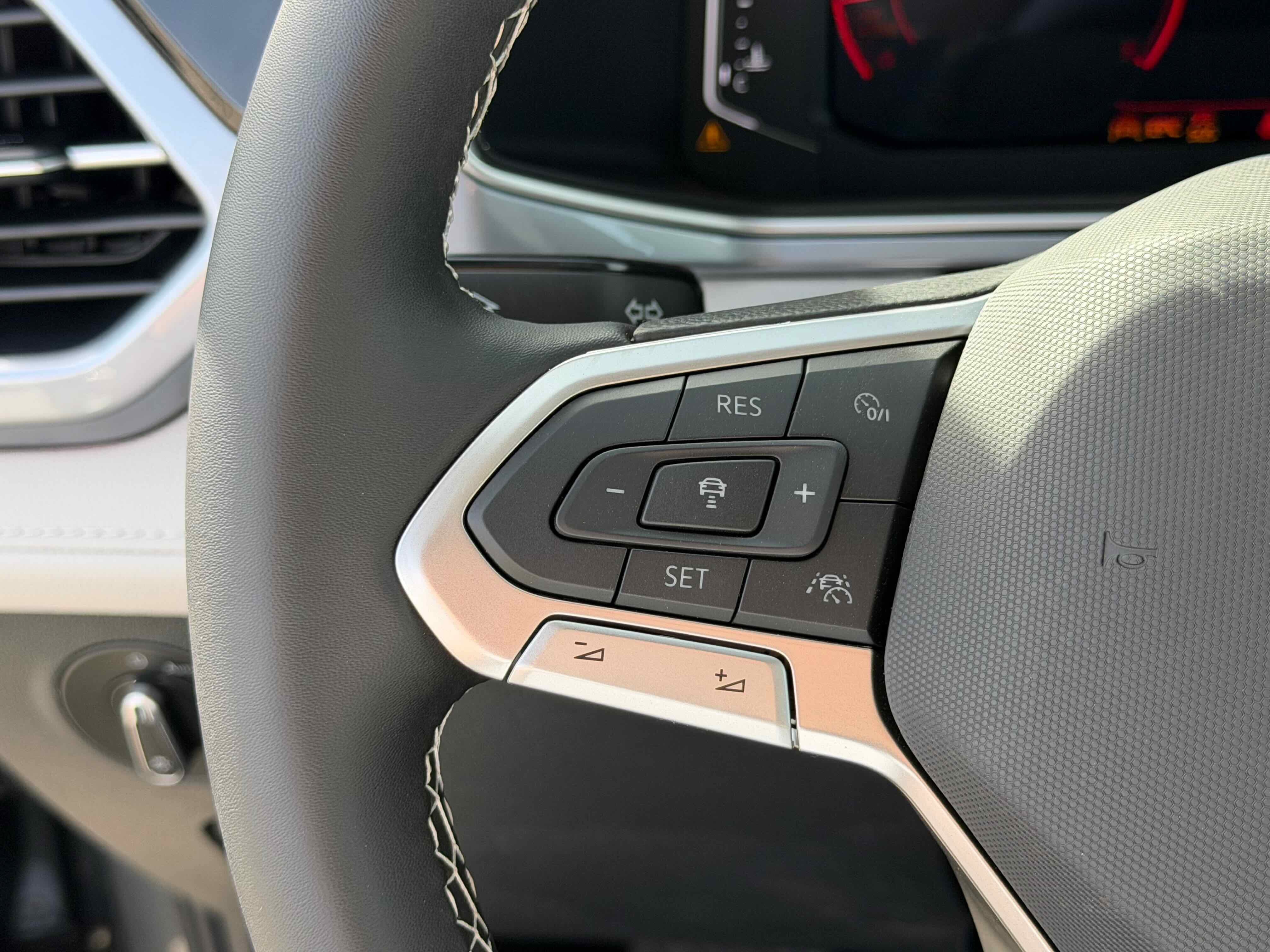 2026 Volkswagen Taos SEL