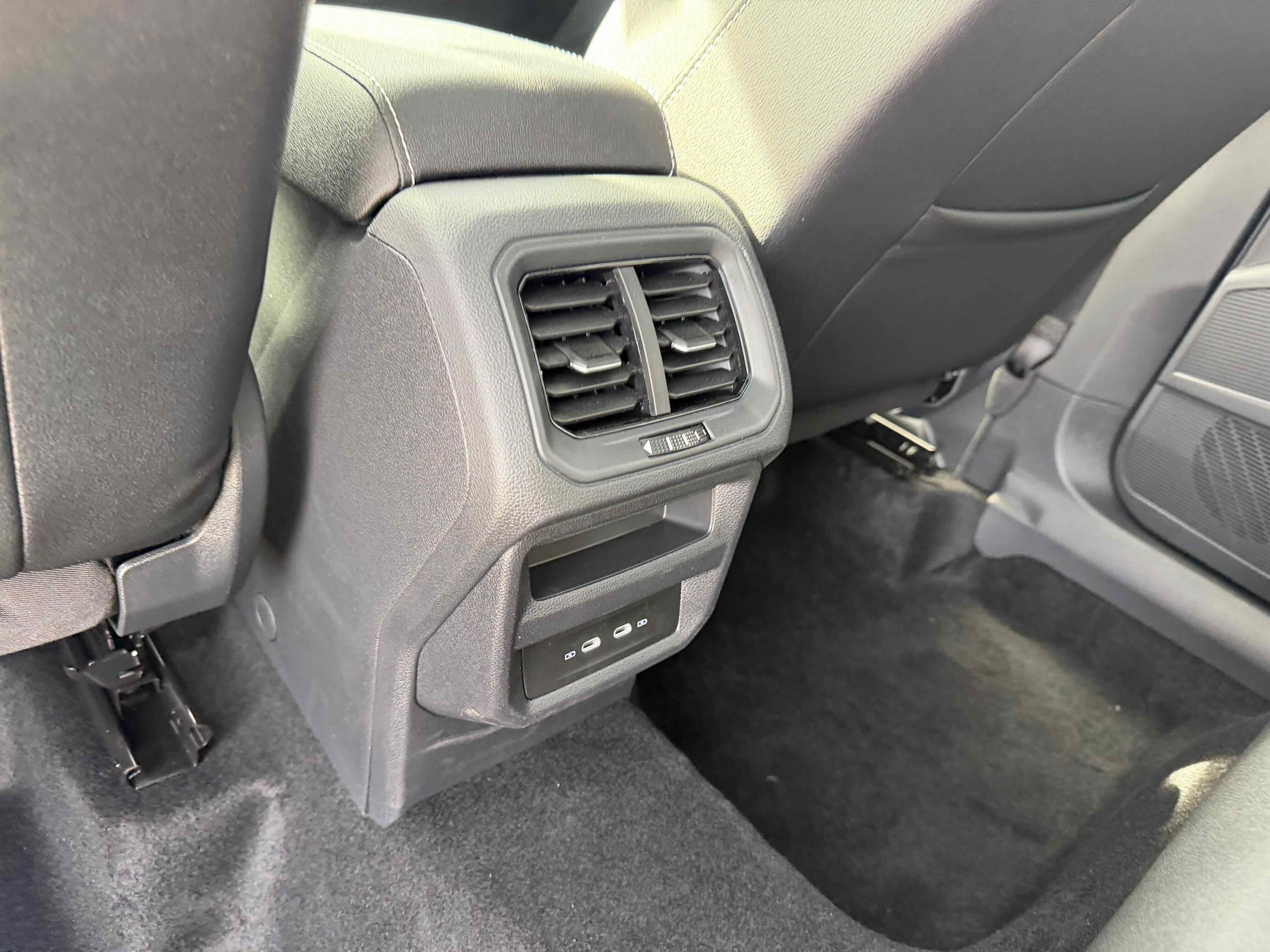 2026 Volkswagen Taos SEL