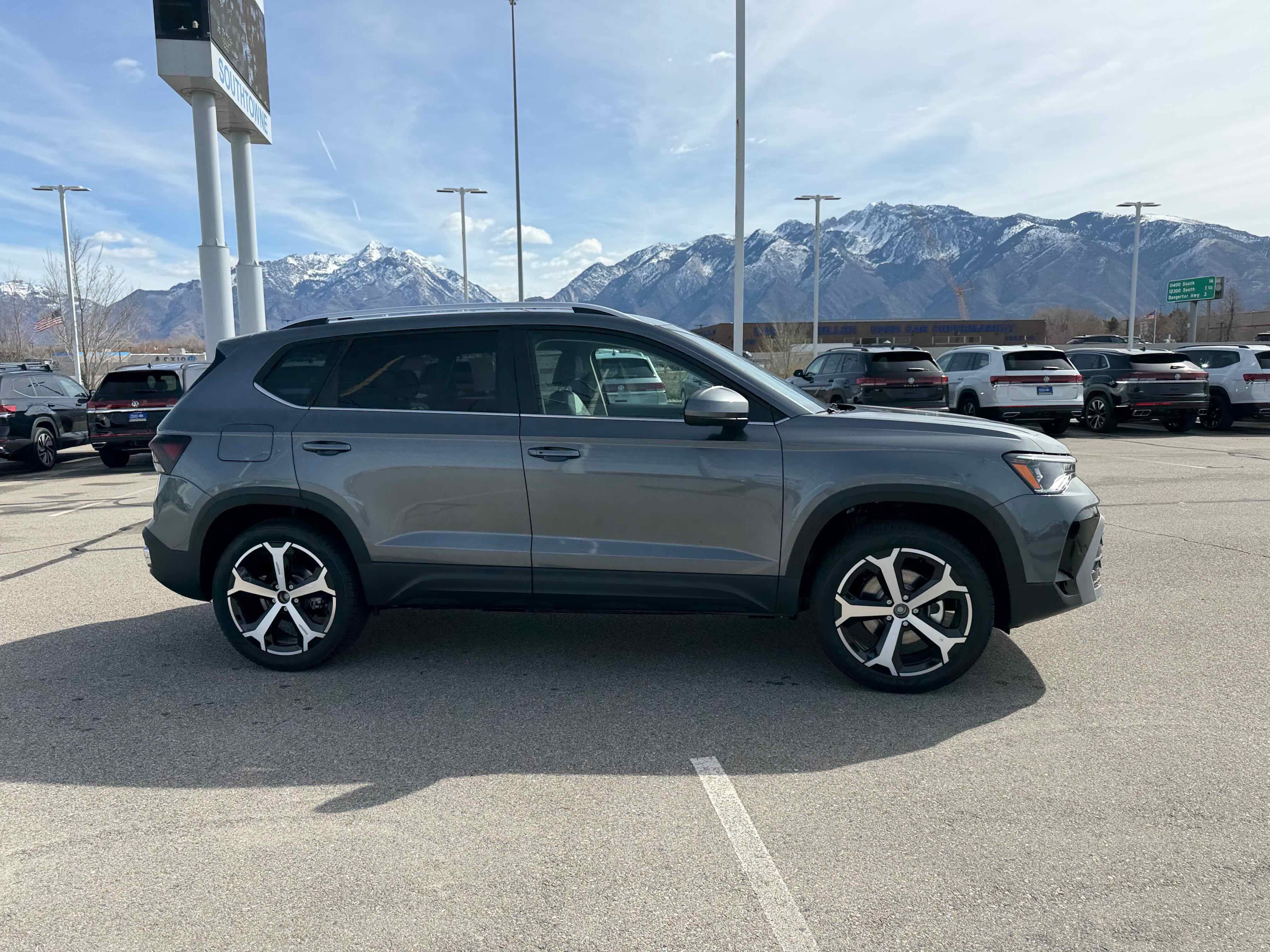 2026 Volkswagen Taos SEL