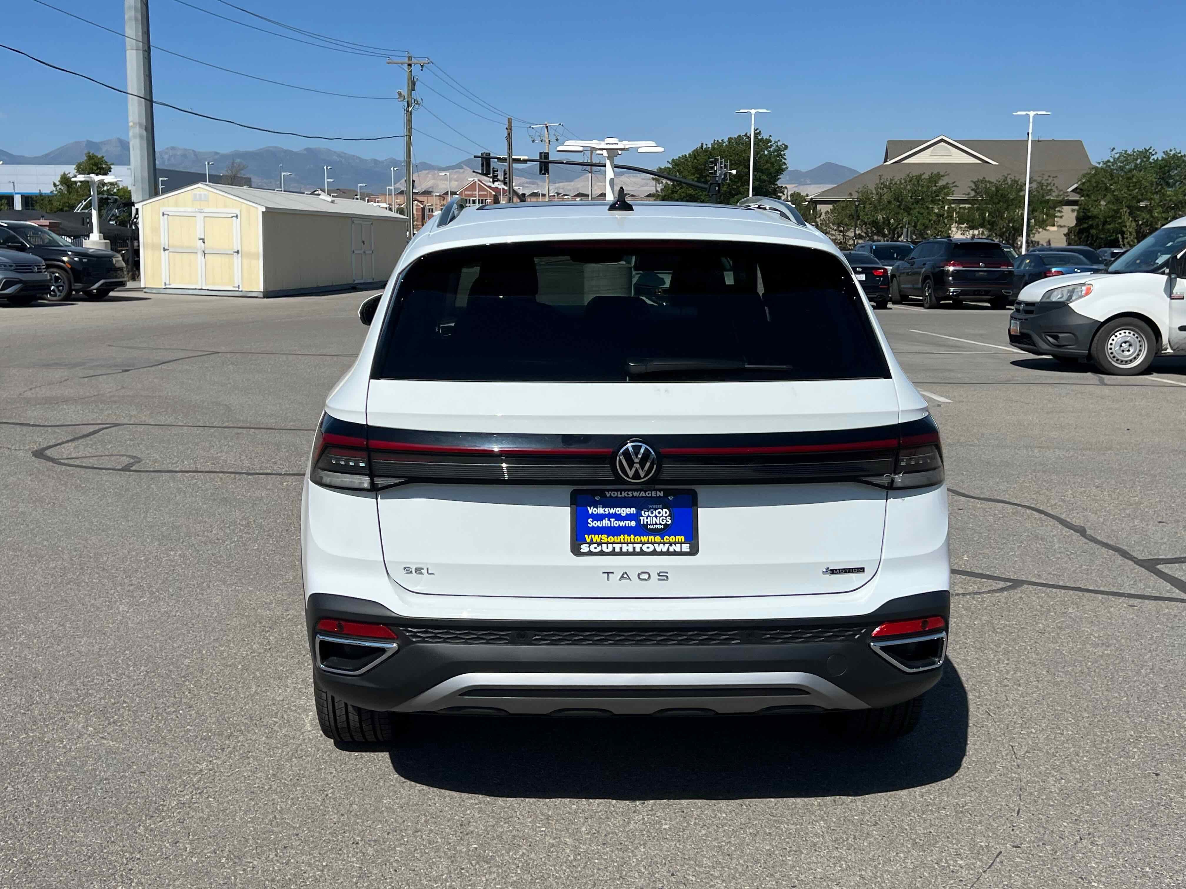 2025 Volkswagen Taos SEL