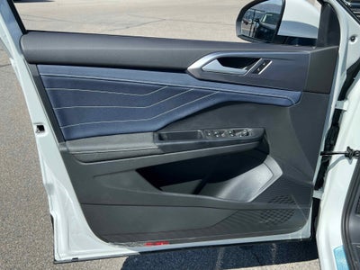 2025 Volkswagen Taos SEL