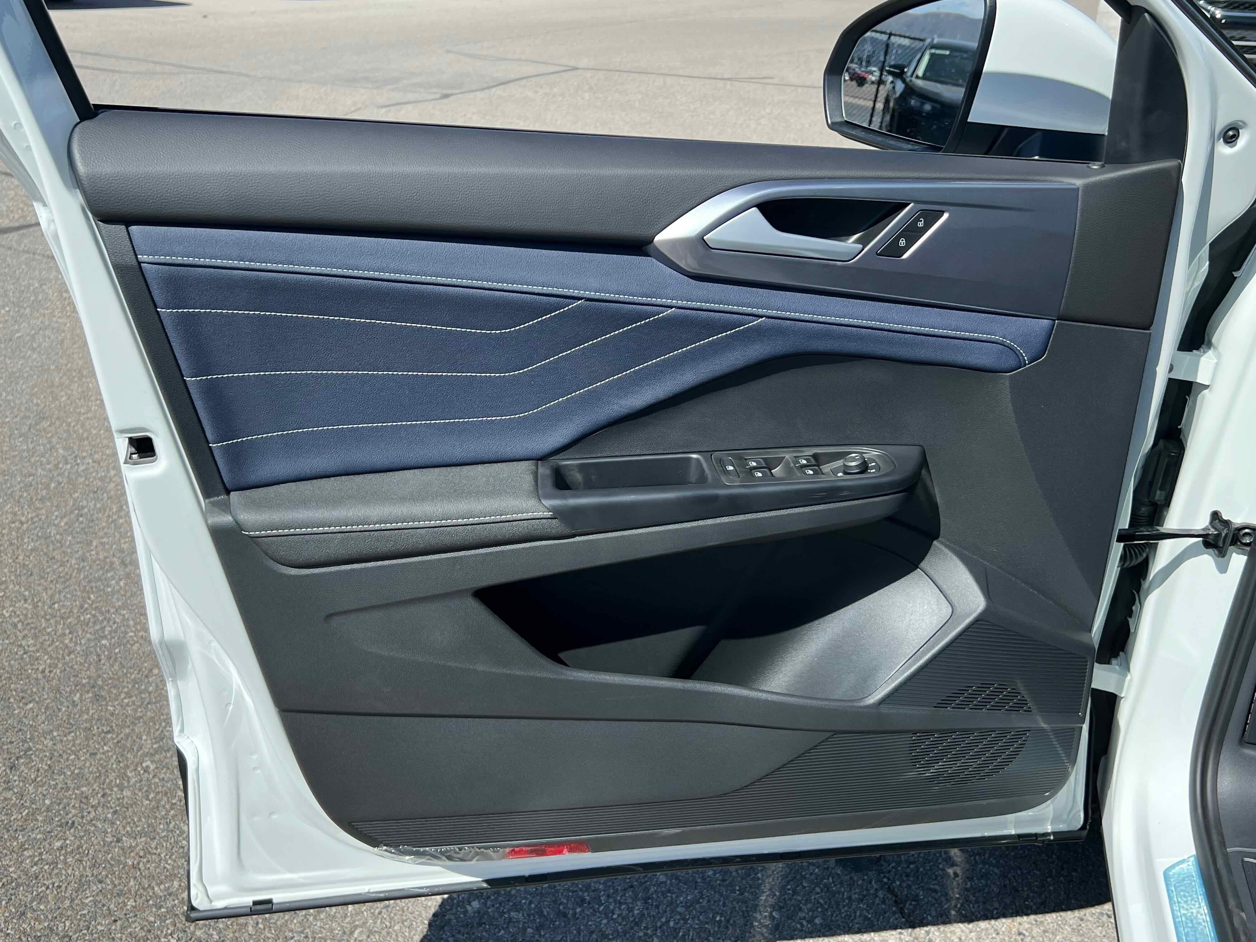 2025 Volkswagen Taos SEL