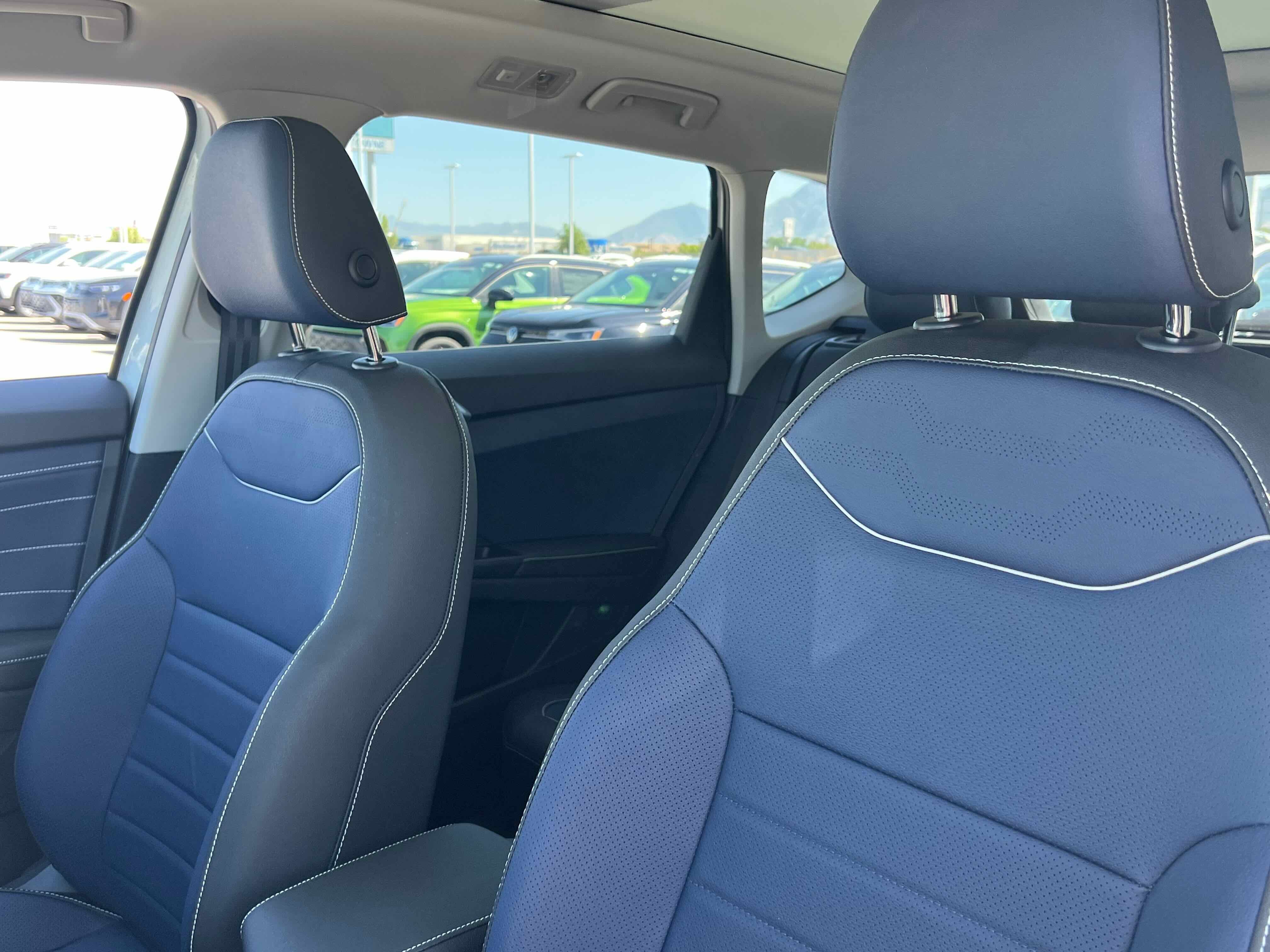 2025 Volkswagen Taos SEL