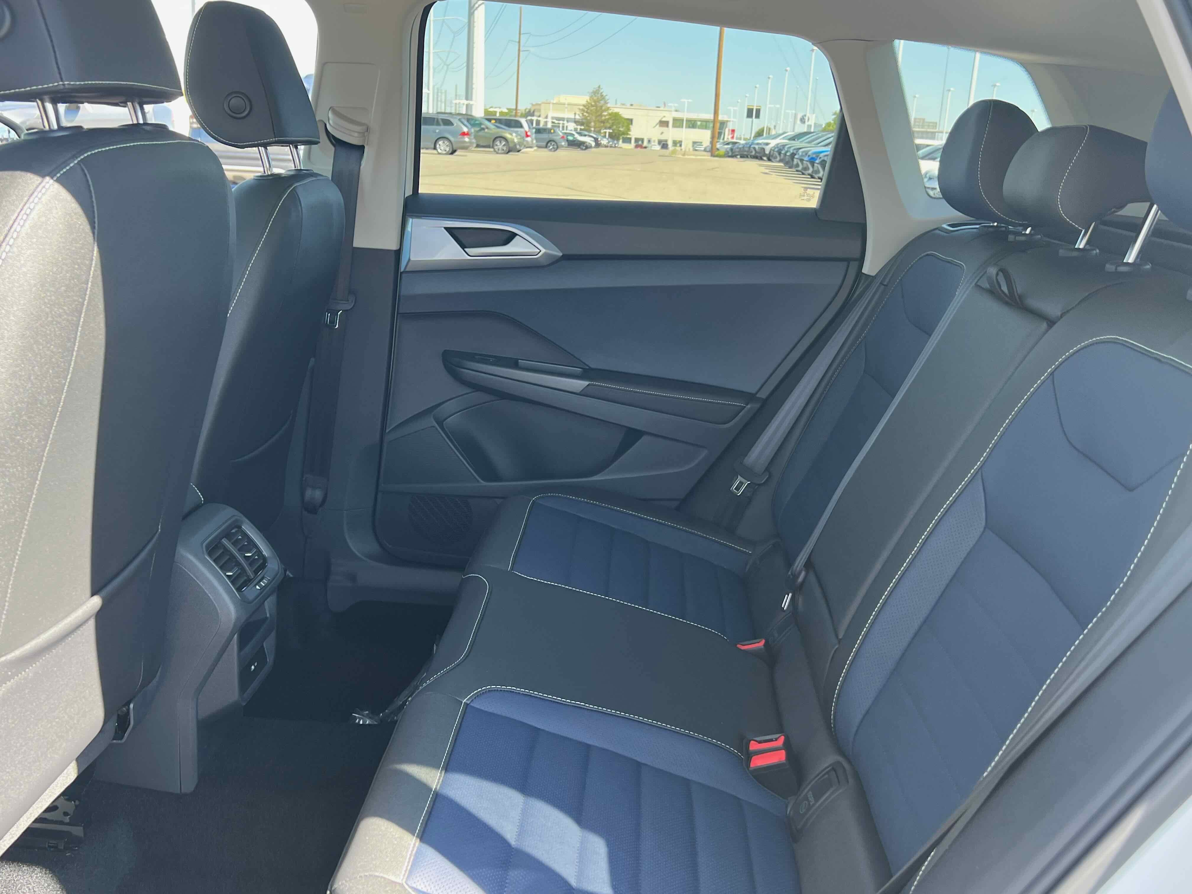 2025 Volkswagen Taos SEL