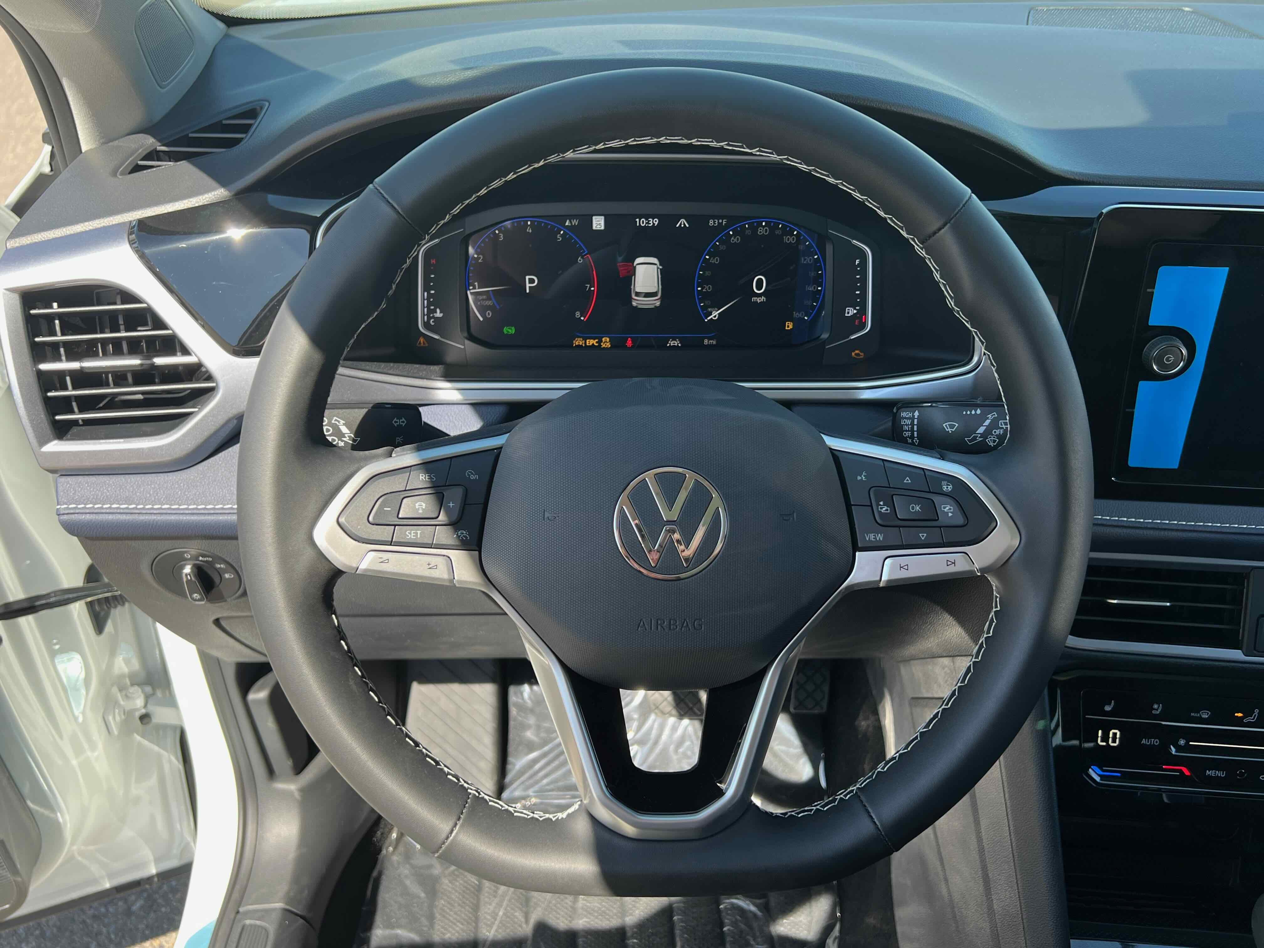2025 Volkswagen Taos SEL