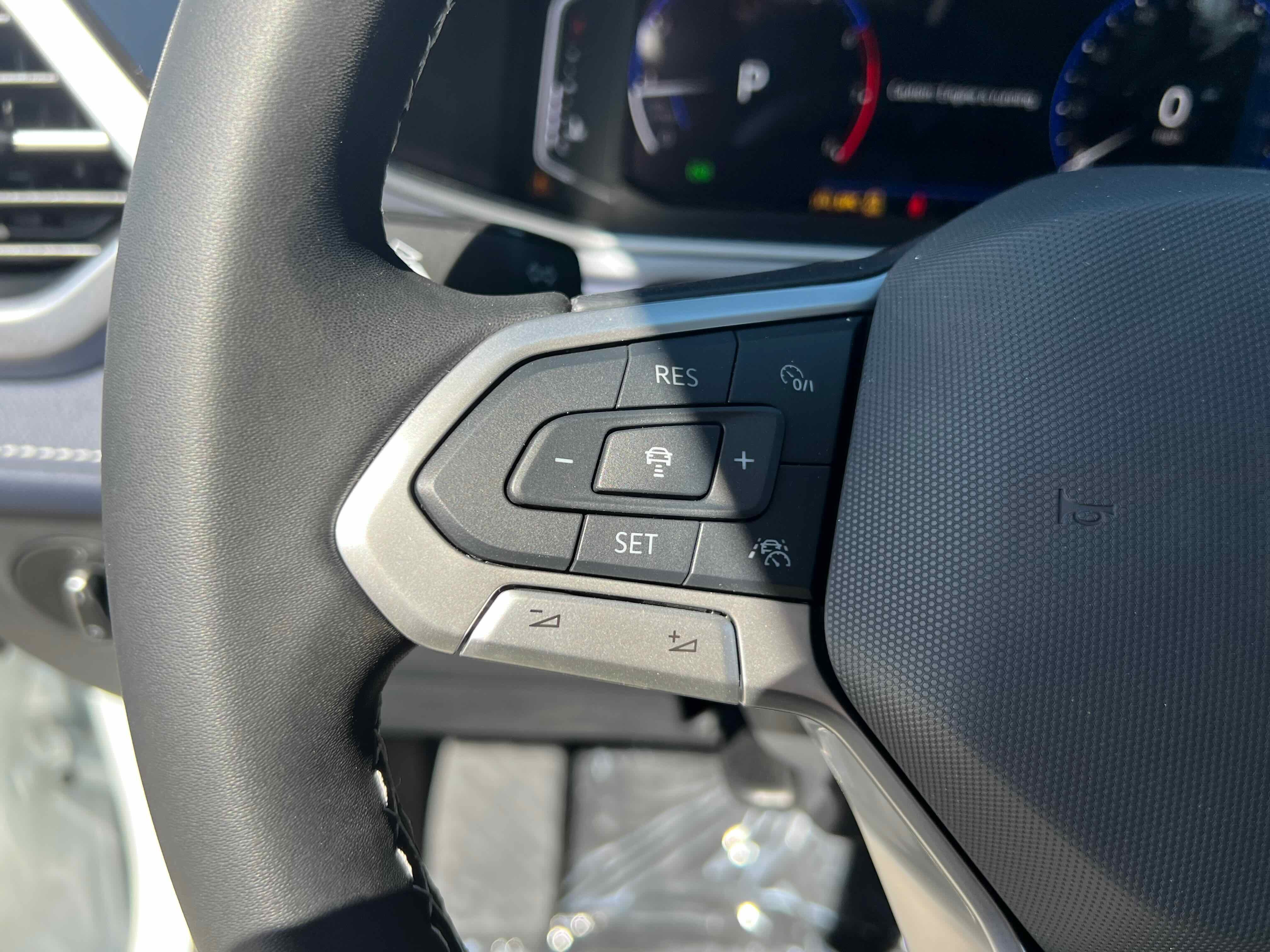 2025 Volkswagen Taos SEL