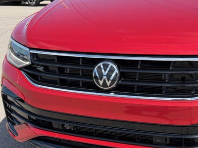 2024 Volkswagen Tiguan SE R-Line Black