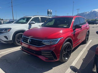 2024 Volkswagen Tiguan SE R-Line Black