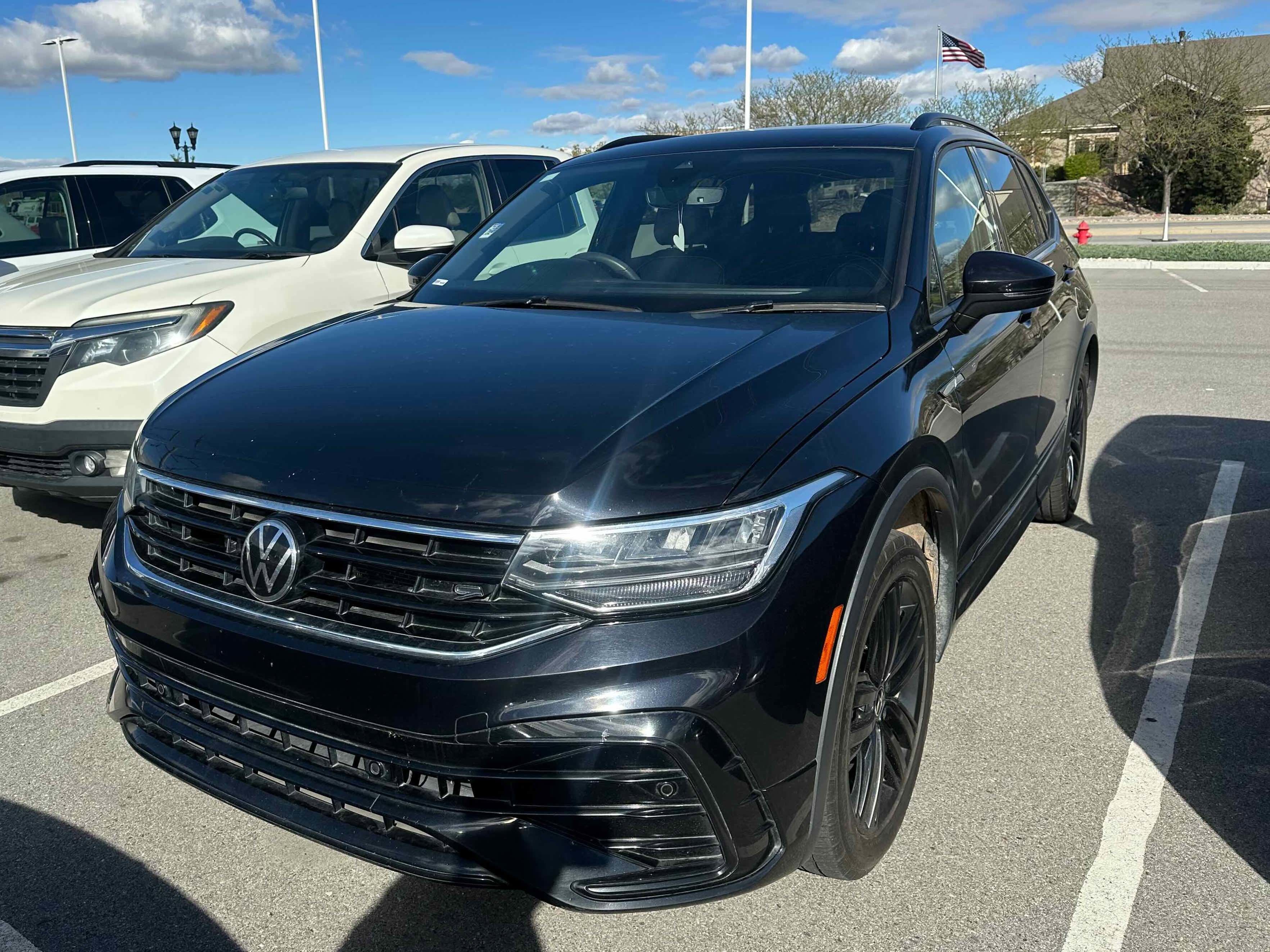 2022 Volkswagen Tiguan SE R-Line Black