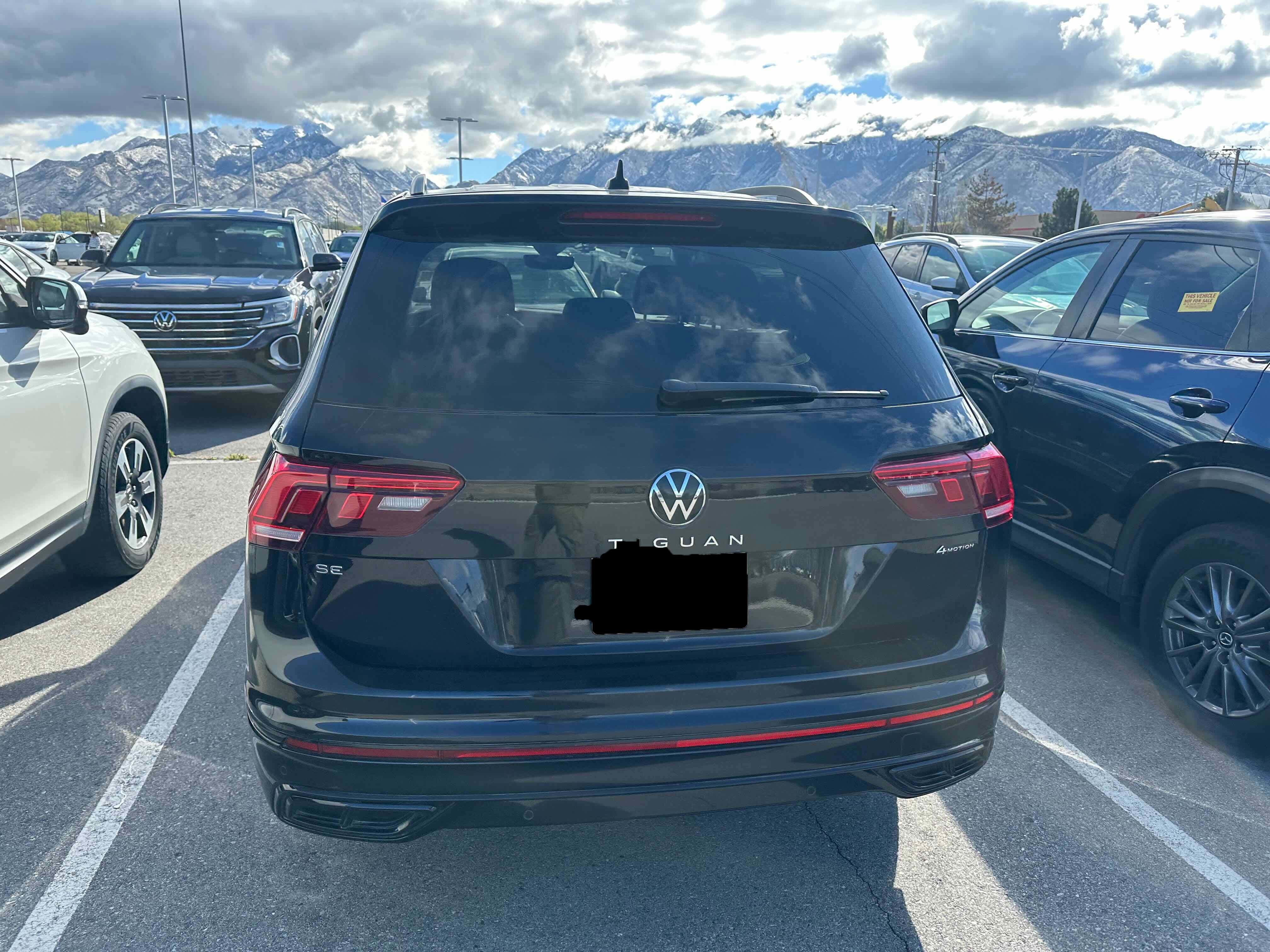 2022 Volkswagen Tiguan SE R-Line Black