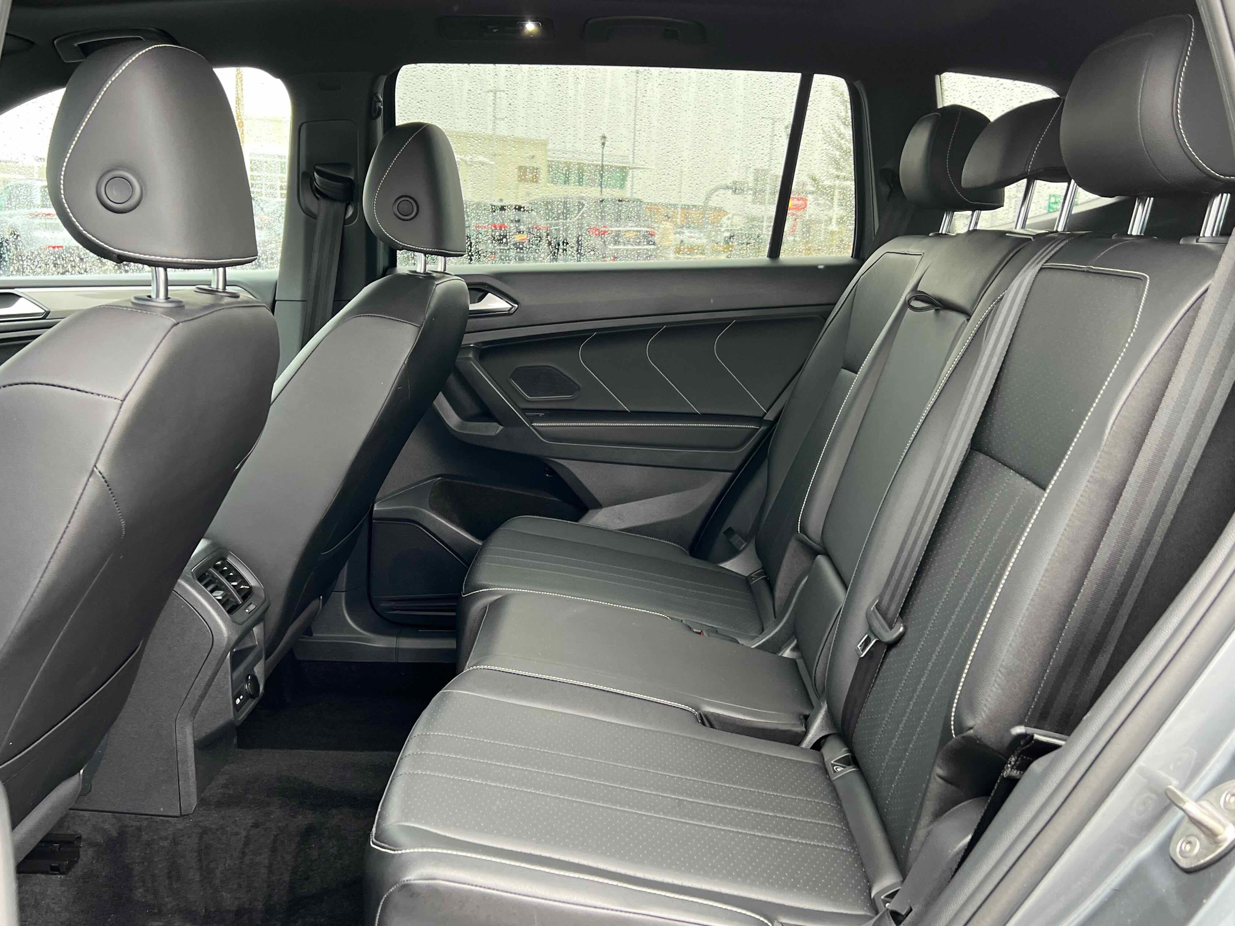 2023 Volkswagen Tiguan SE R-Line Black