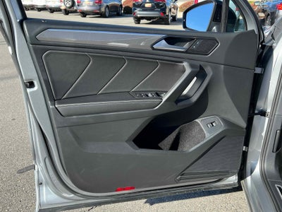 2022 Volkswagen Tiguan SE R-Line Black