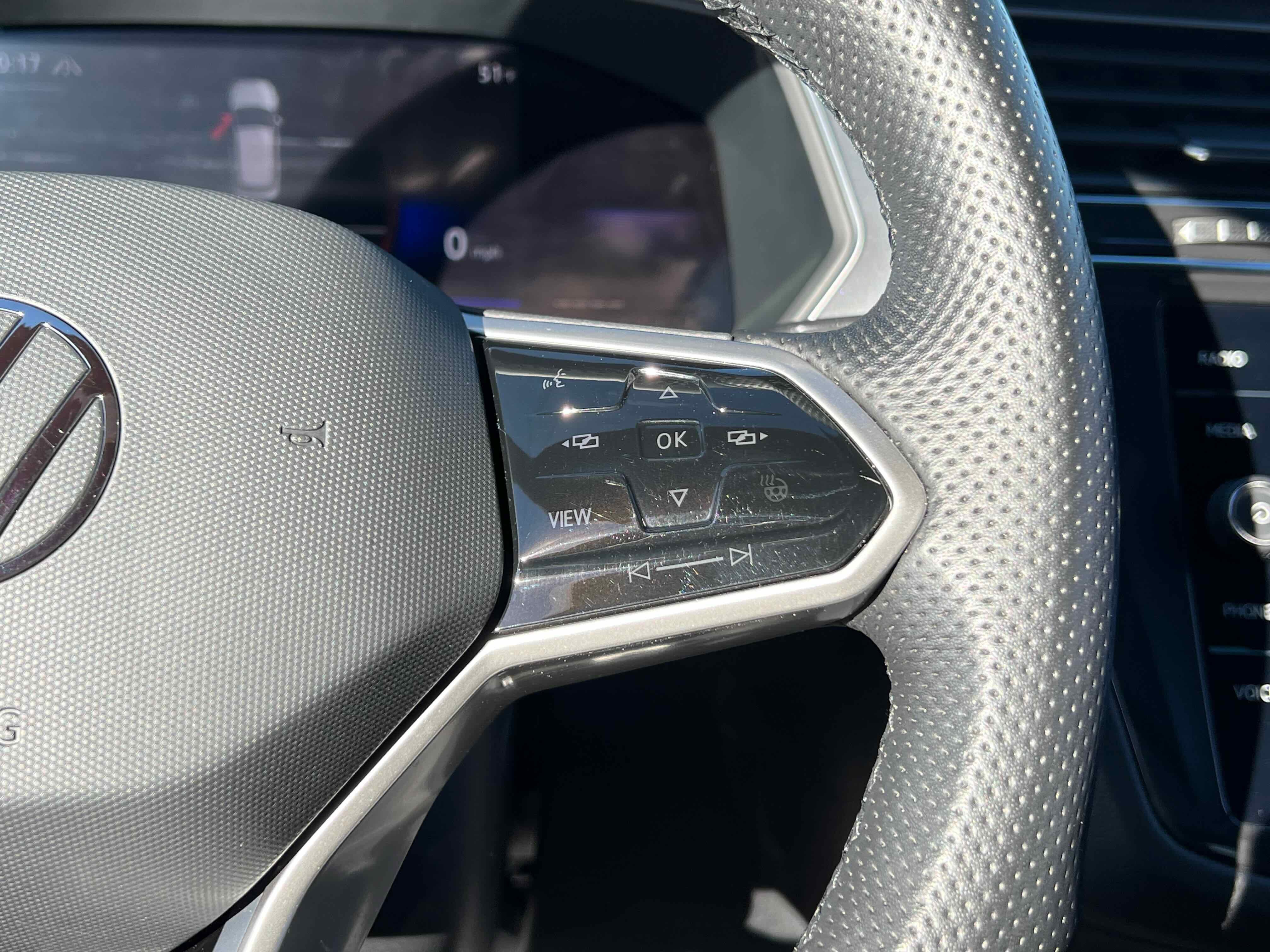 2022 Volkswagen Tiguan SE R-Line Black