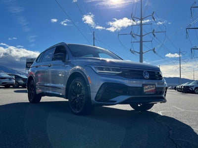 2022 Volkswagen Tiguan SE R-Line Black