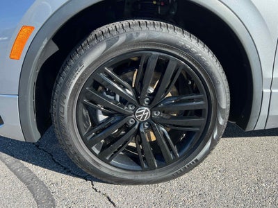 2022 Volkswagen Tiguan SE R-Line Black
