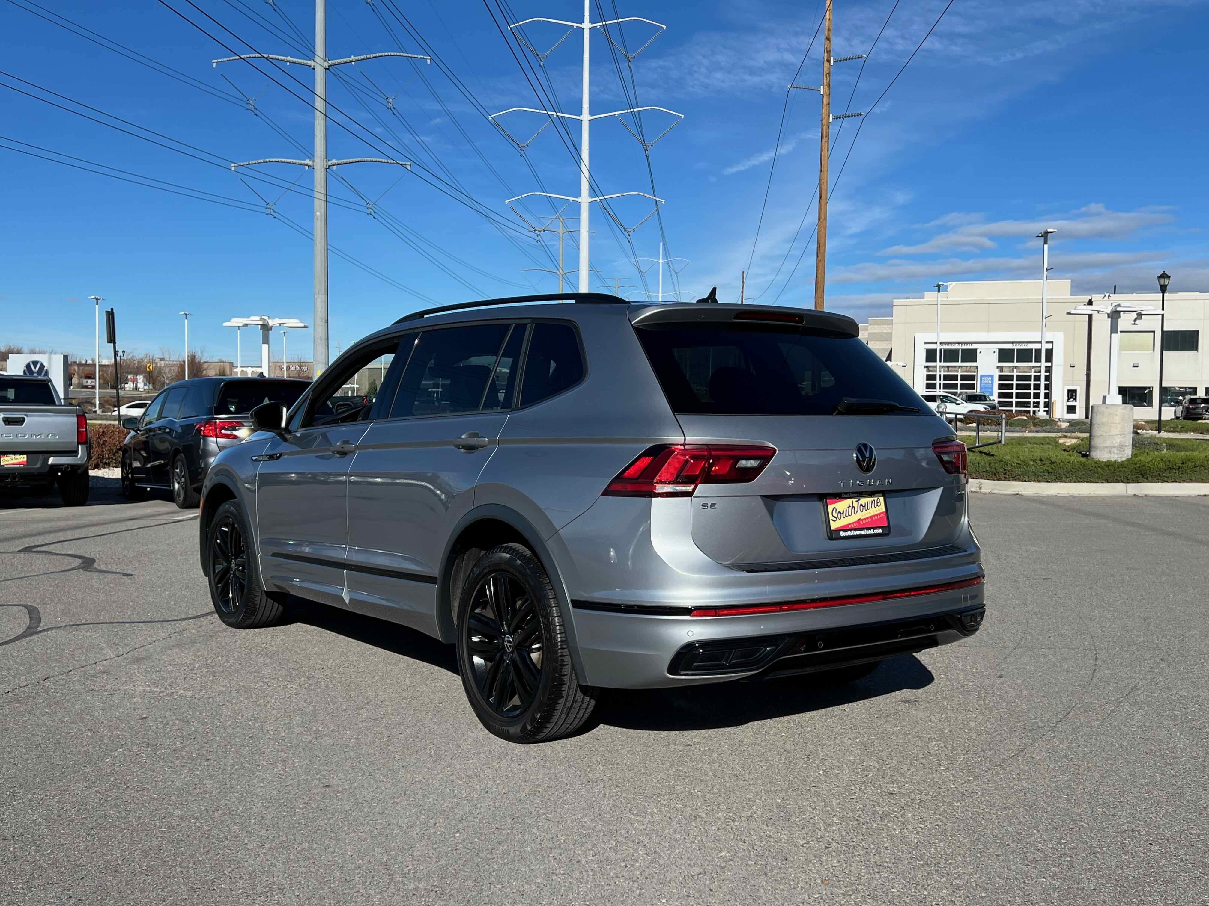 2022 Volkswagen Tiguan SE R-Line Black