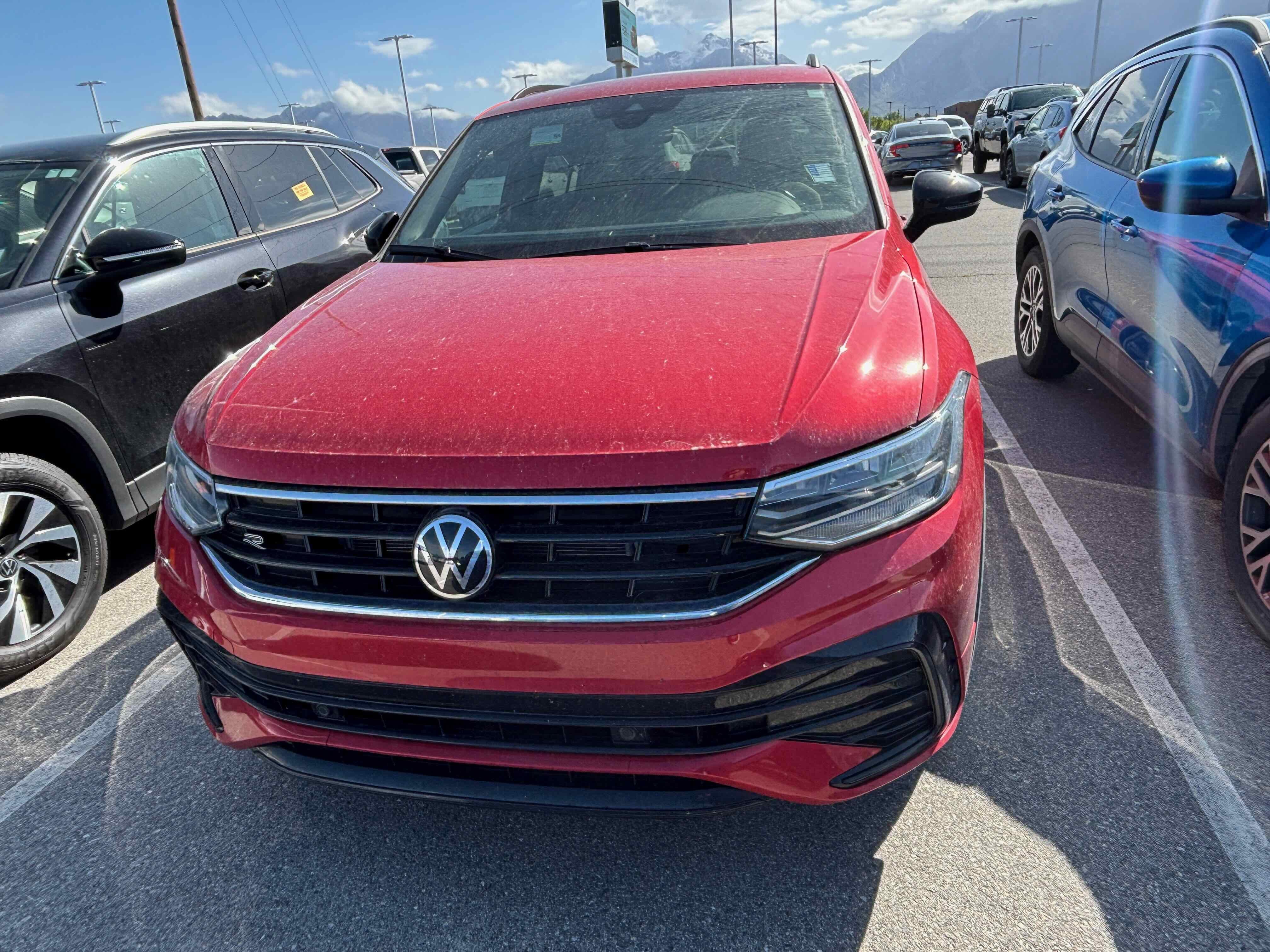 2024 Volkswagen Tiguan SE R-Line Black