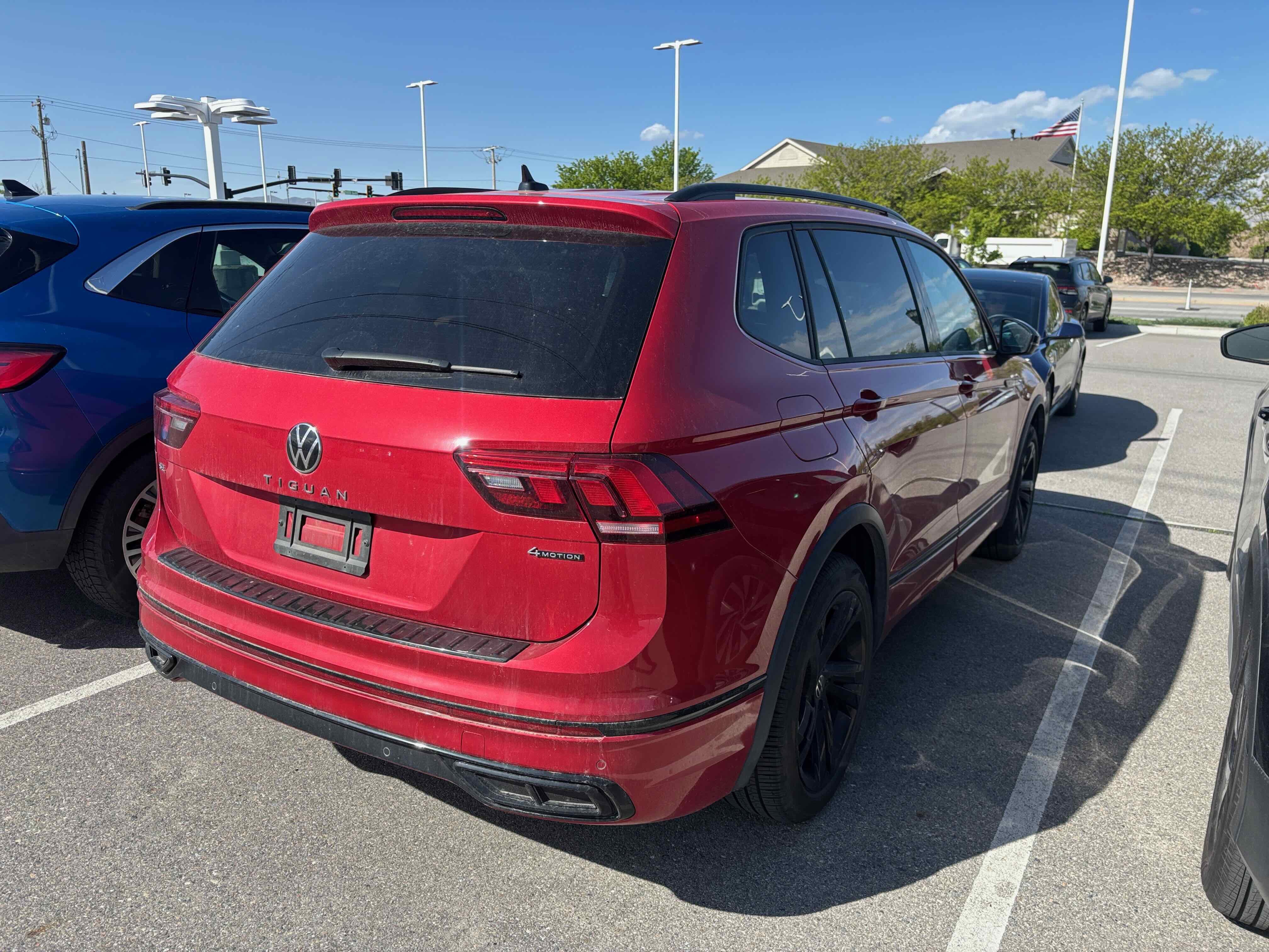 2024 Volkswagen Tiguan SE R-Line Black