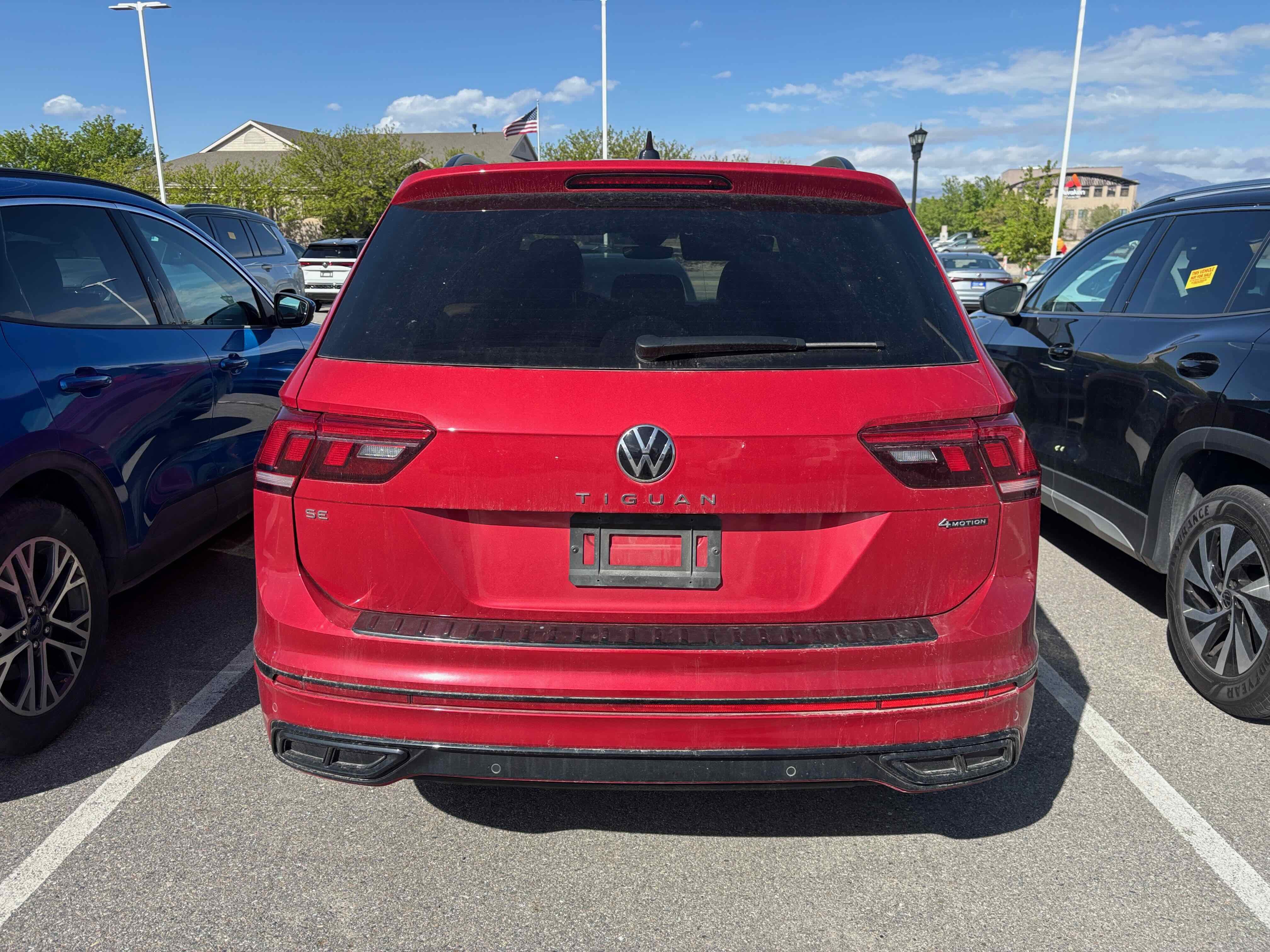 2024 Volkswagen Tiguan SE R-Line Black