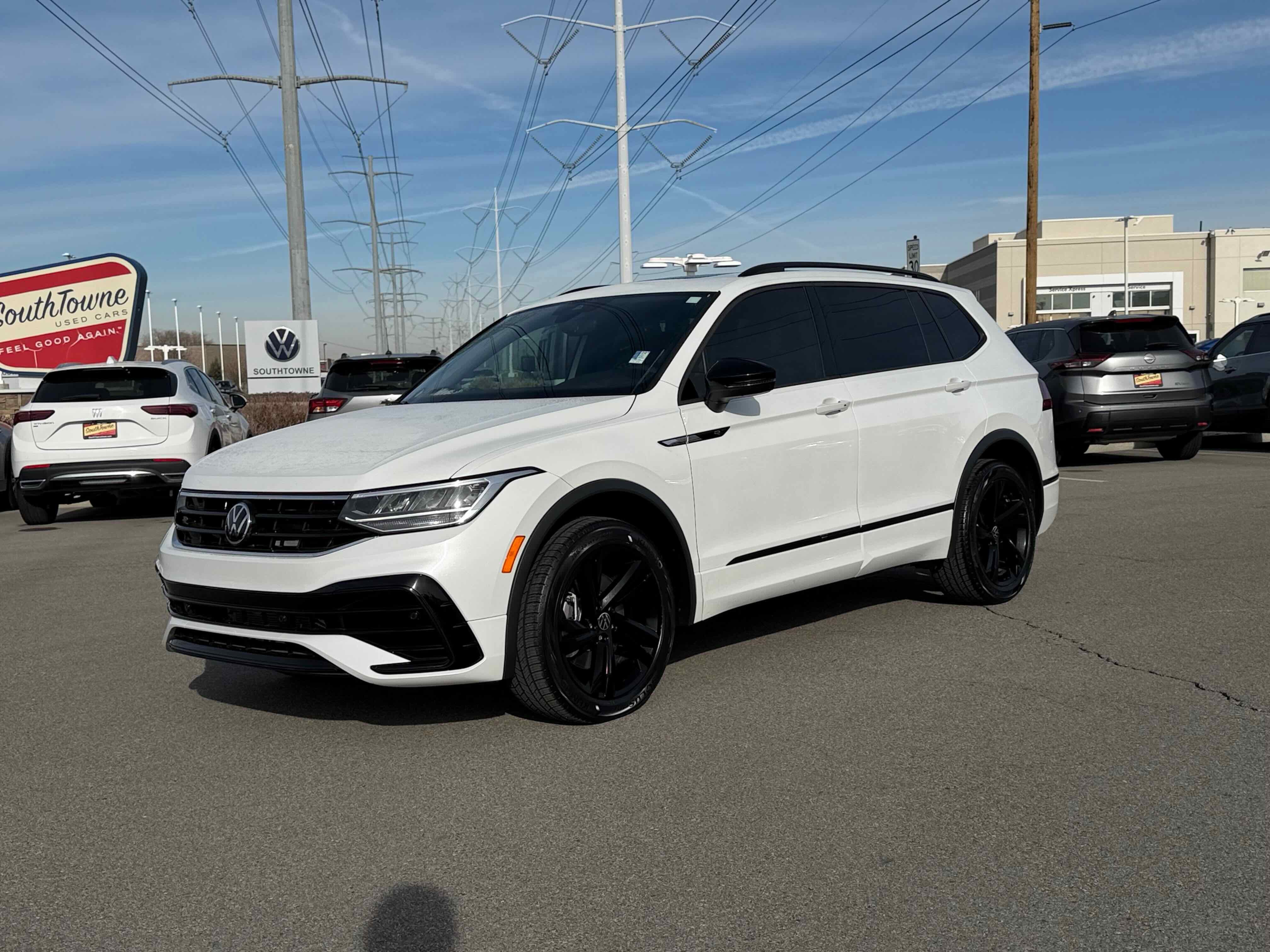 2024 Volkswagen Tiguan SE R-Line Black