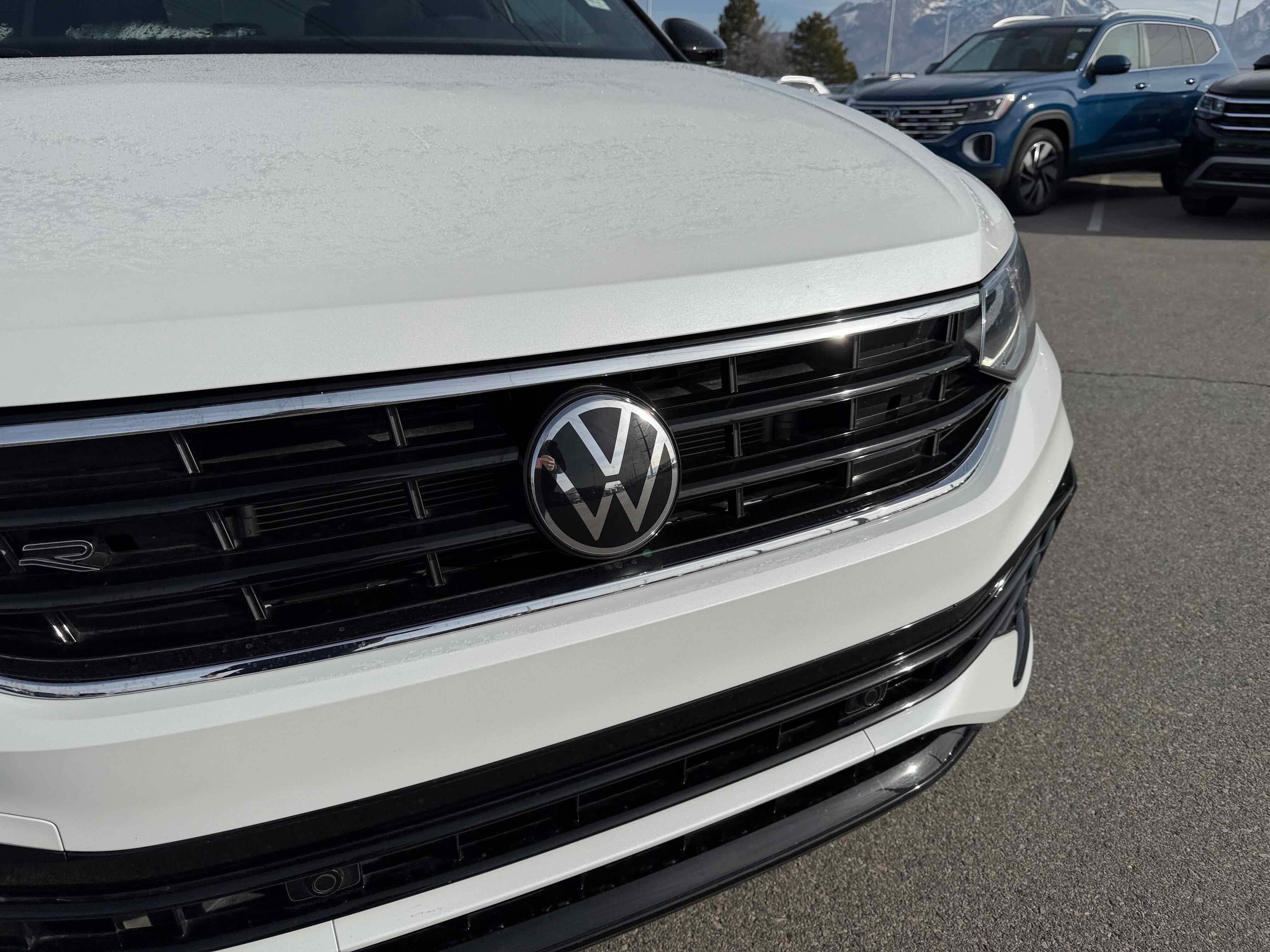 2024 Volkswagen Tiguan SE R-Line Black
