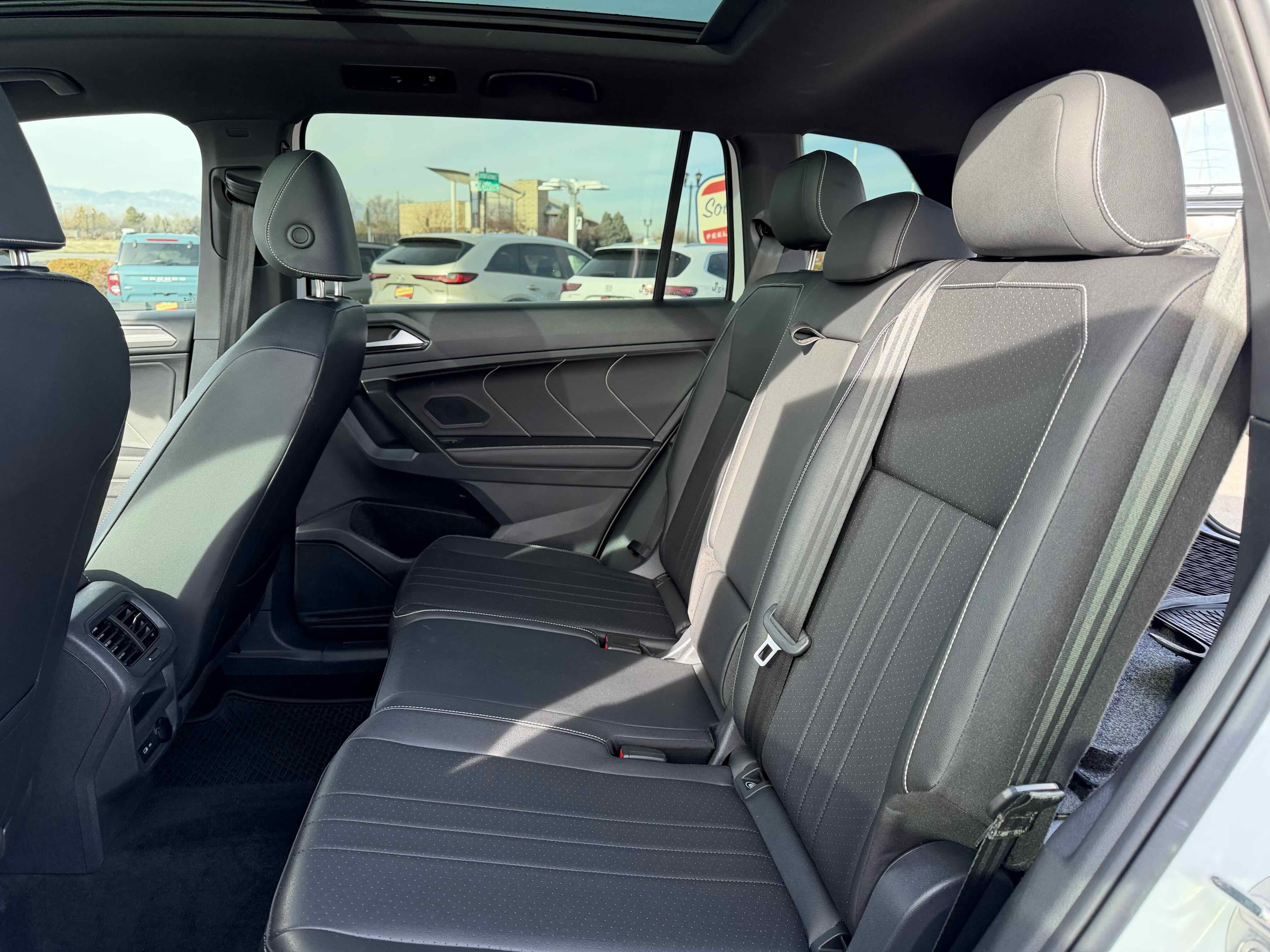 2024 Volkswagen Tiguan SE R-Line Black