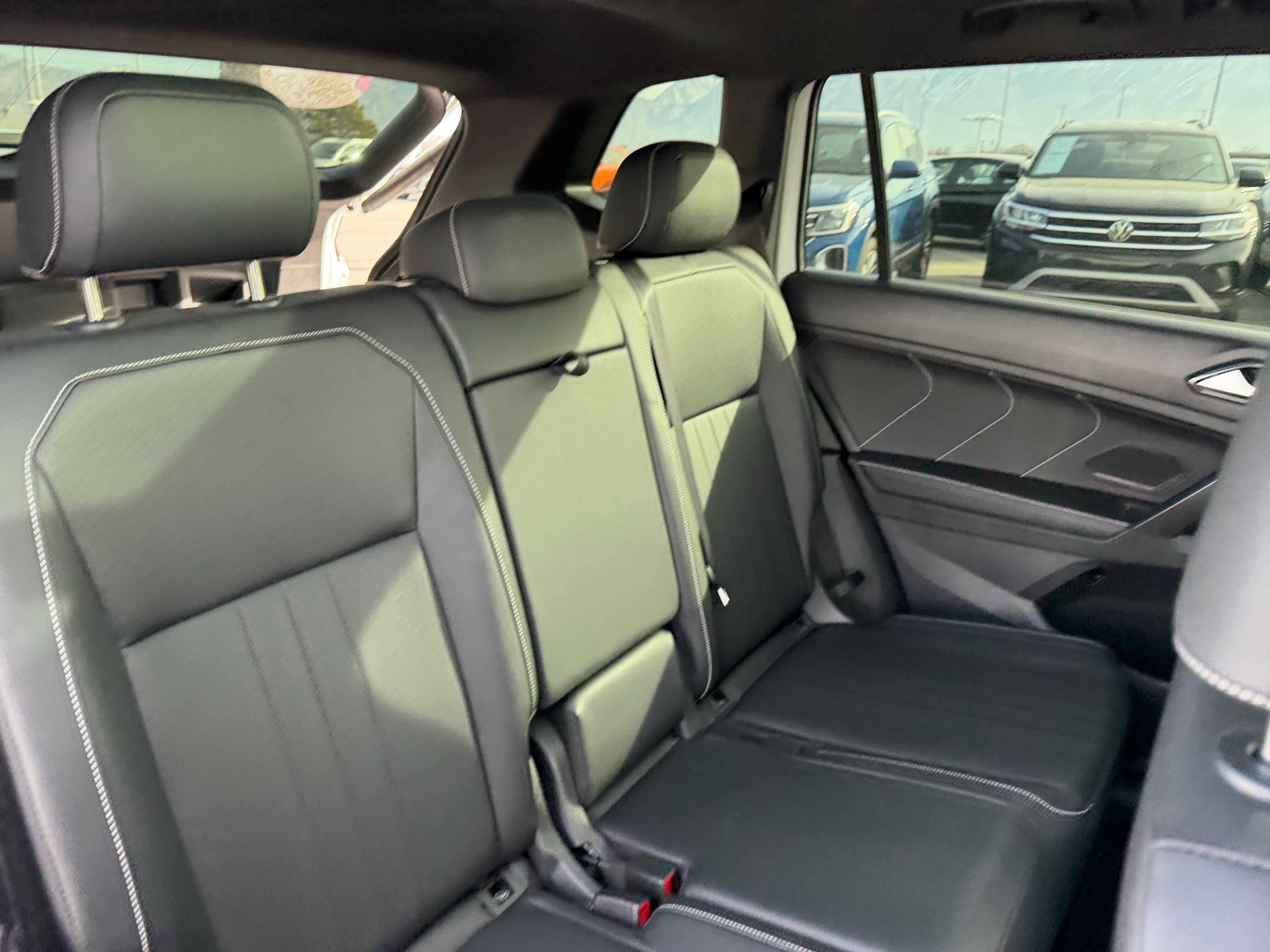 2024 Volkswagen Tiguan SE R-Line Black