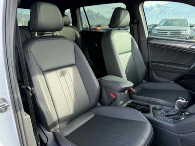 2024 Volkswagen Tiguan SE R-Line Black