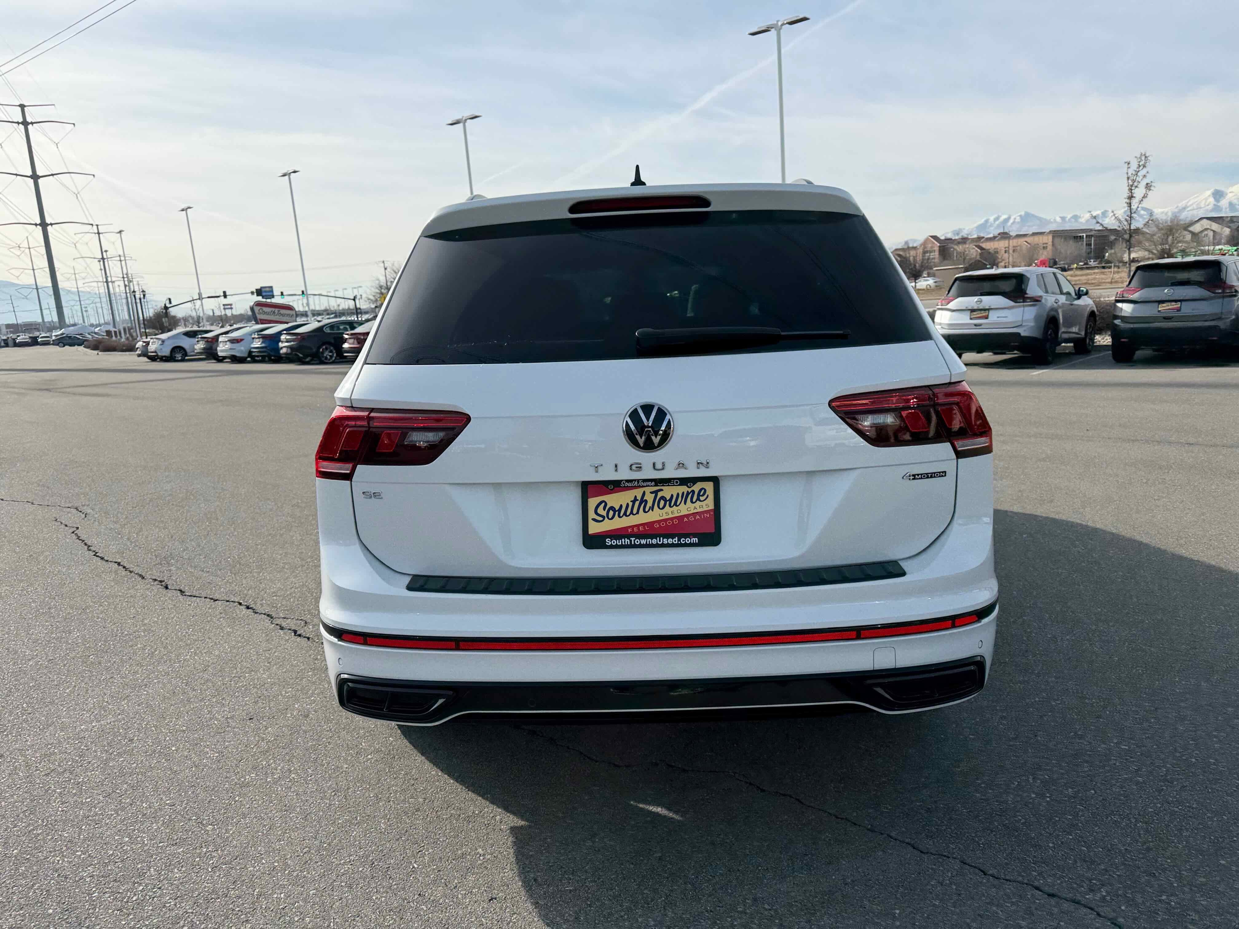 2024 Volkswagen Tiguan SE R-Line Black