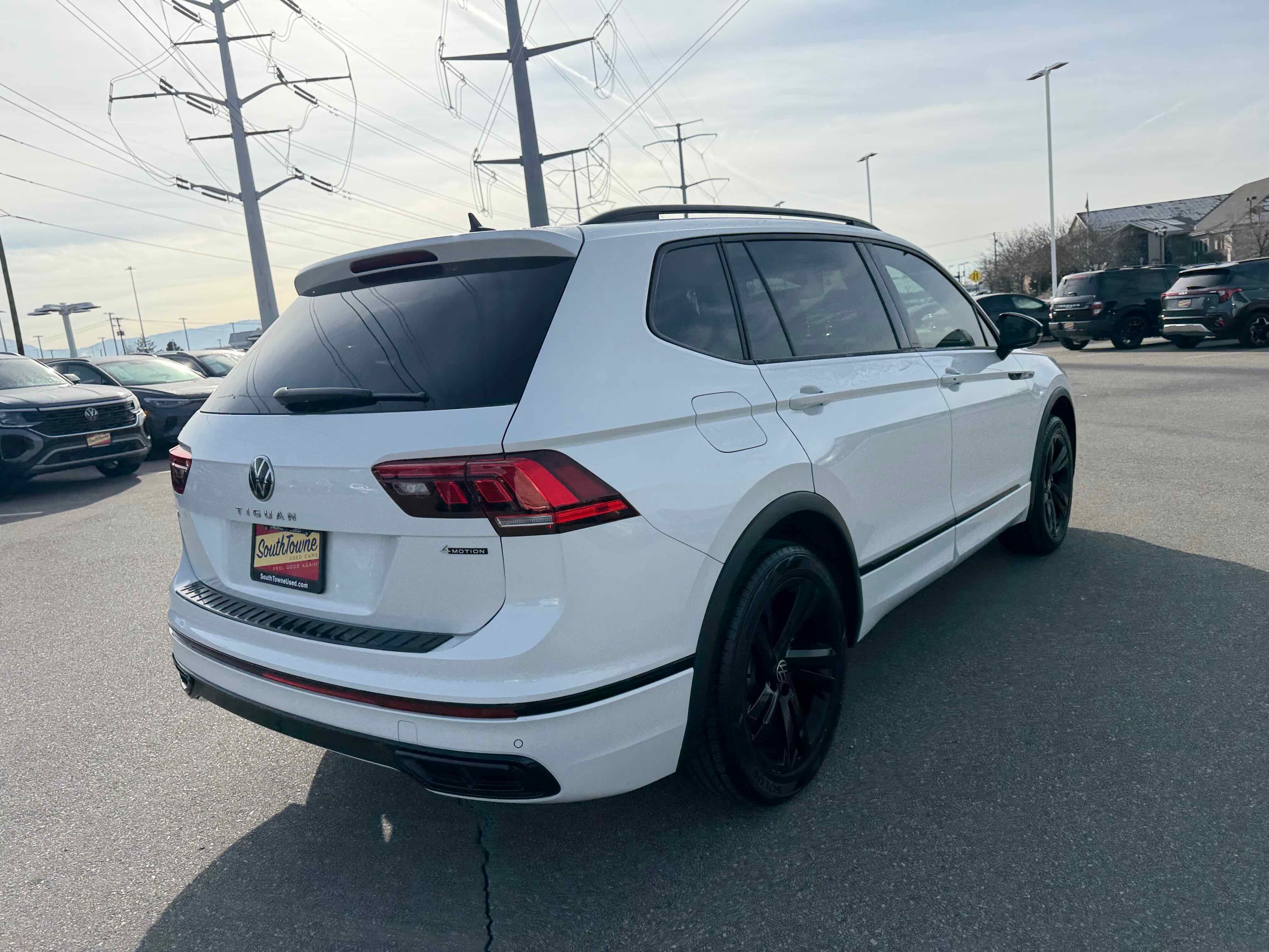 2024 Volkswagen Tiguan SE R-Line Black