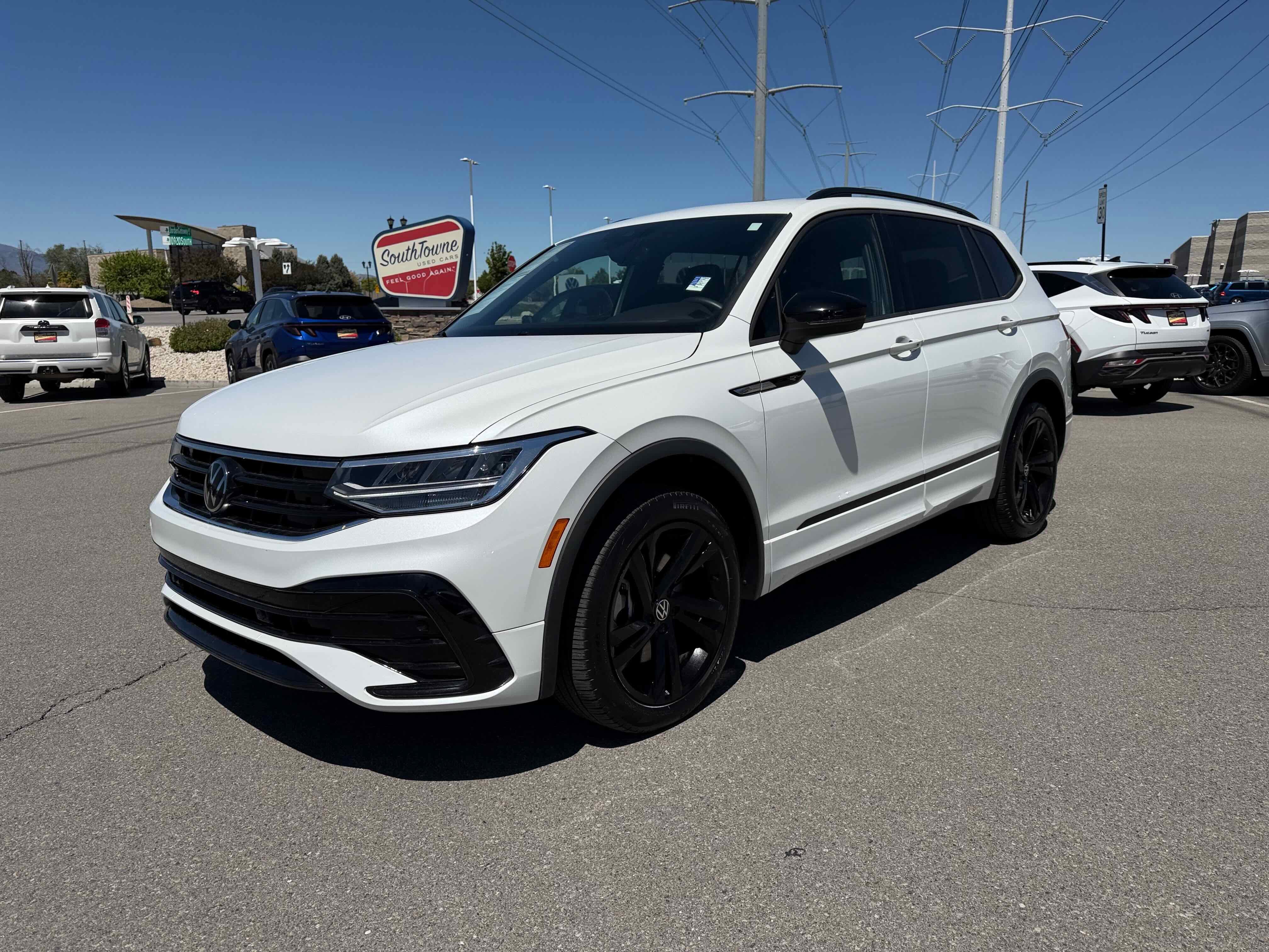 2024 Volkswagen Tiguan SE R-Line Black