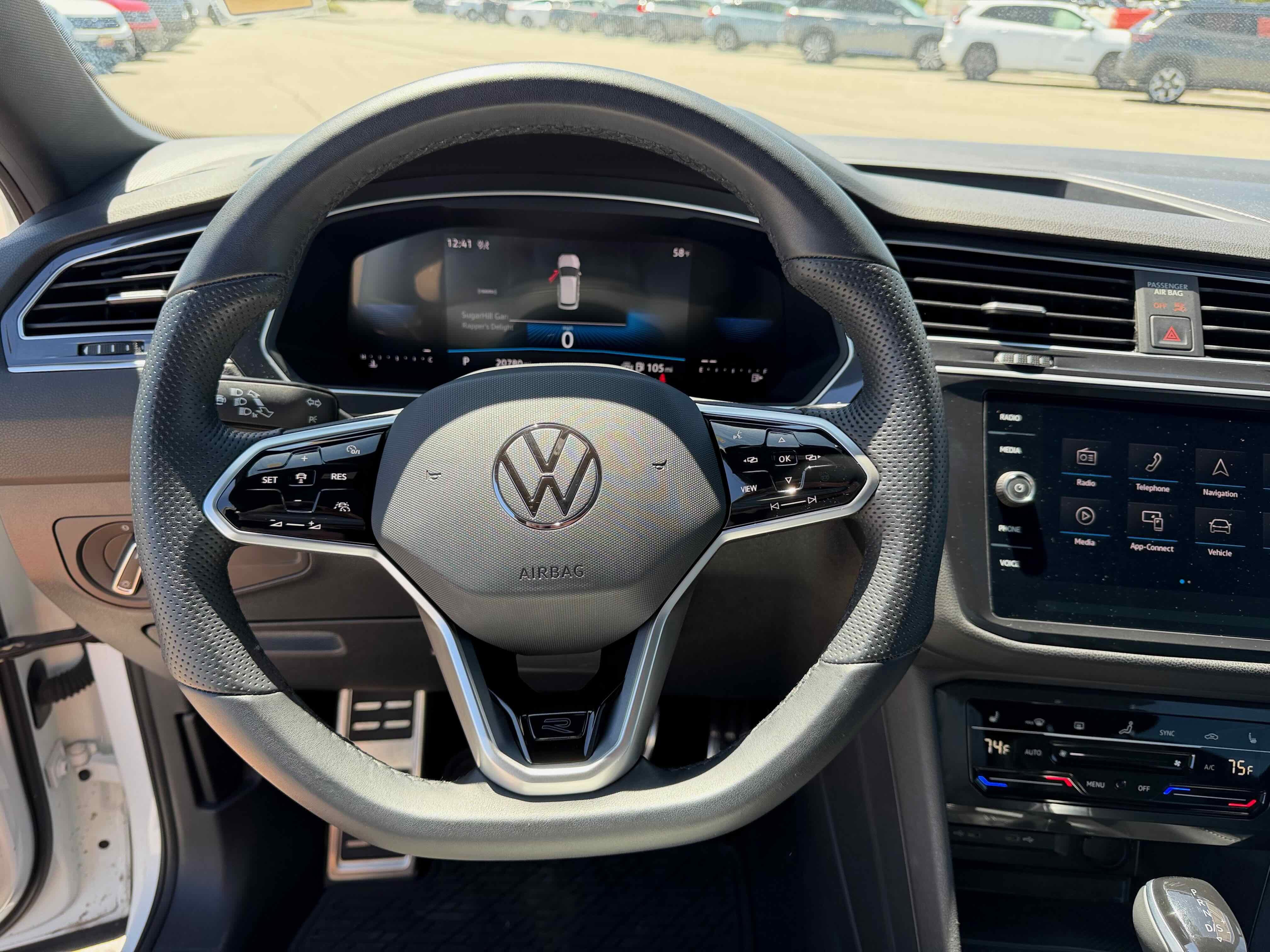 2024 Volkswagen Tiguan SE R-Line Black