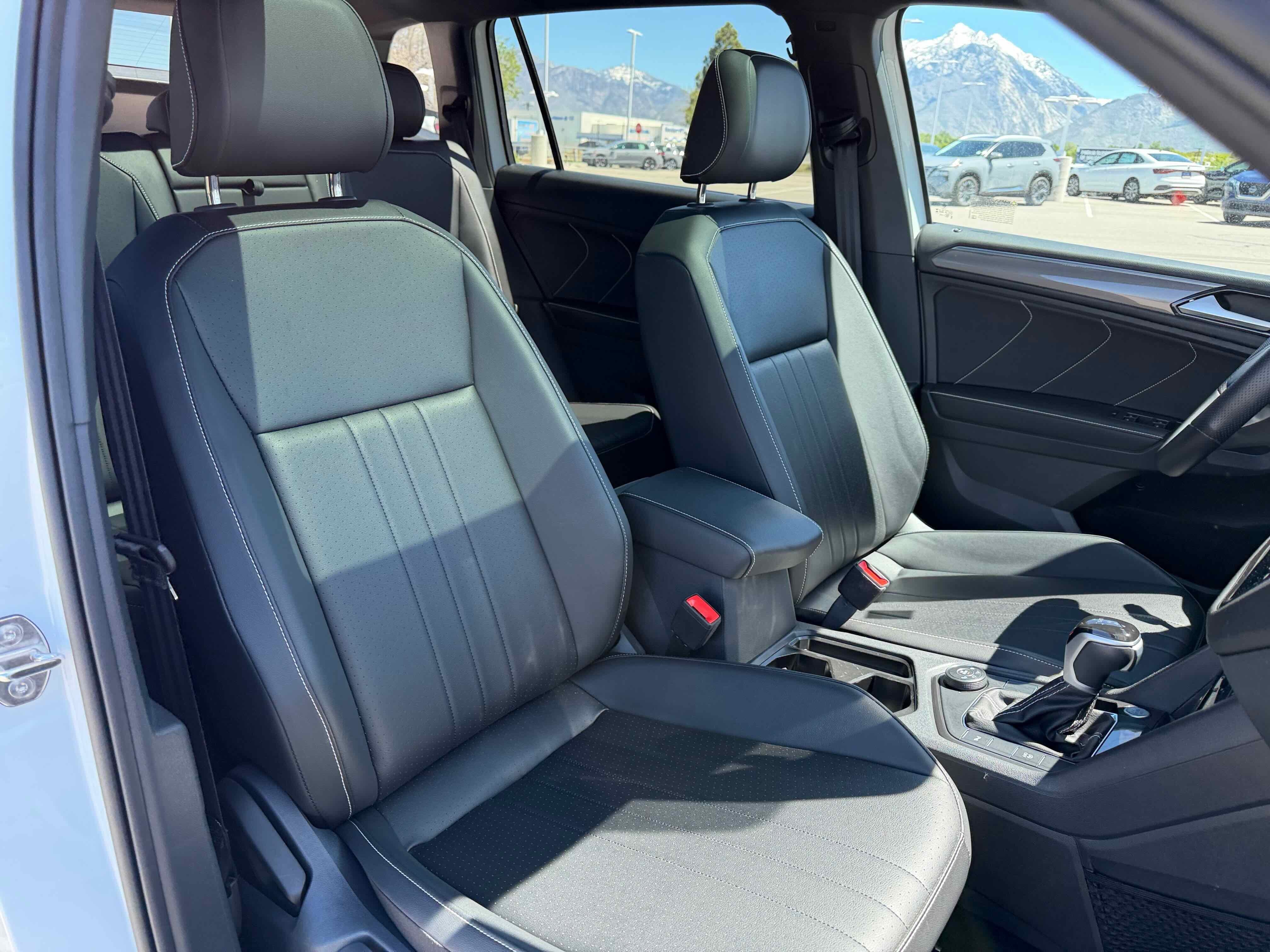 2024 Volkswagen Tiguan SE R-Line Black