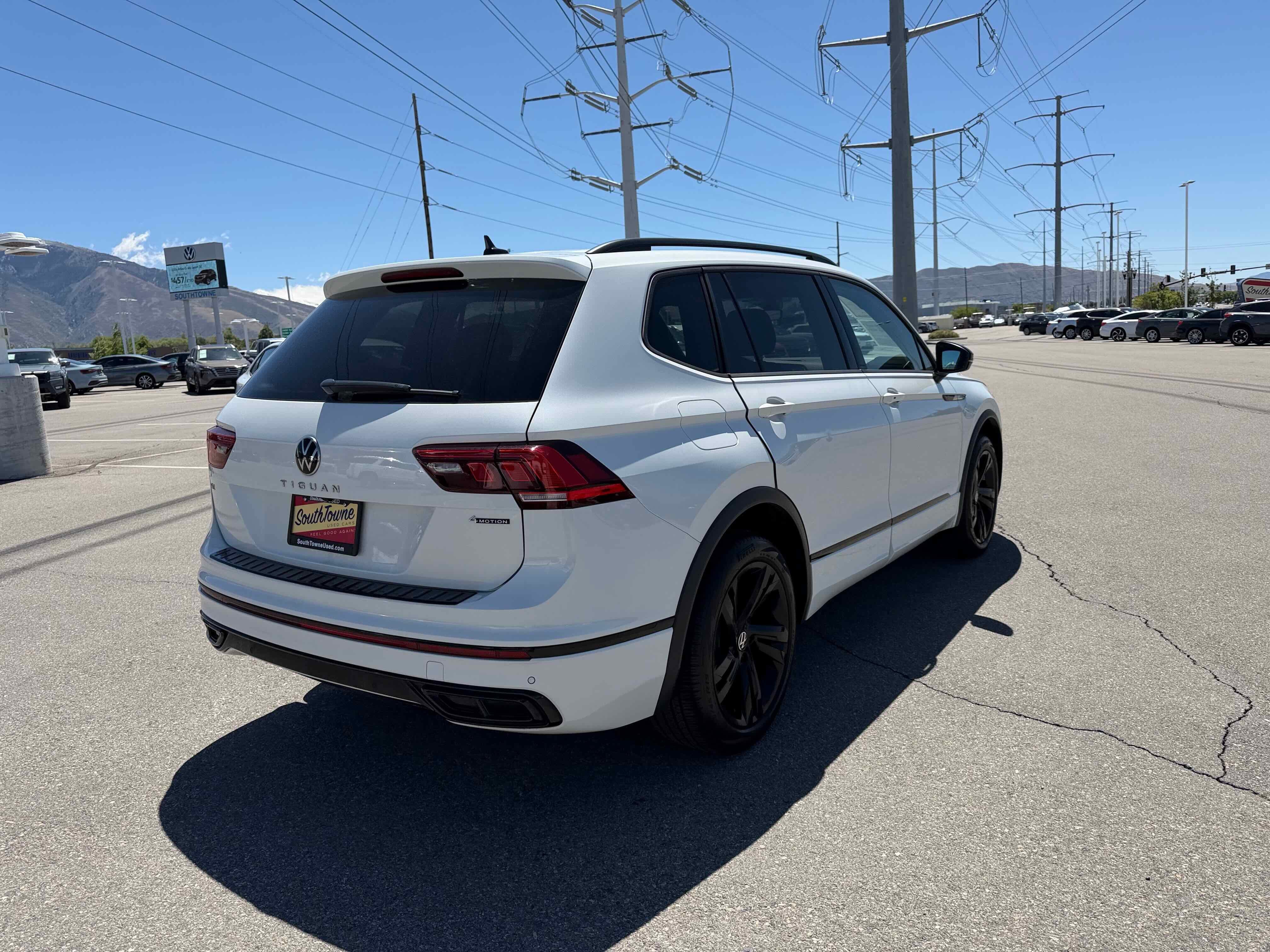 2024 Volkswagen Tiguan SE R-Line Black