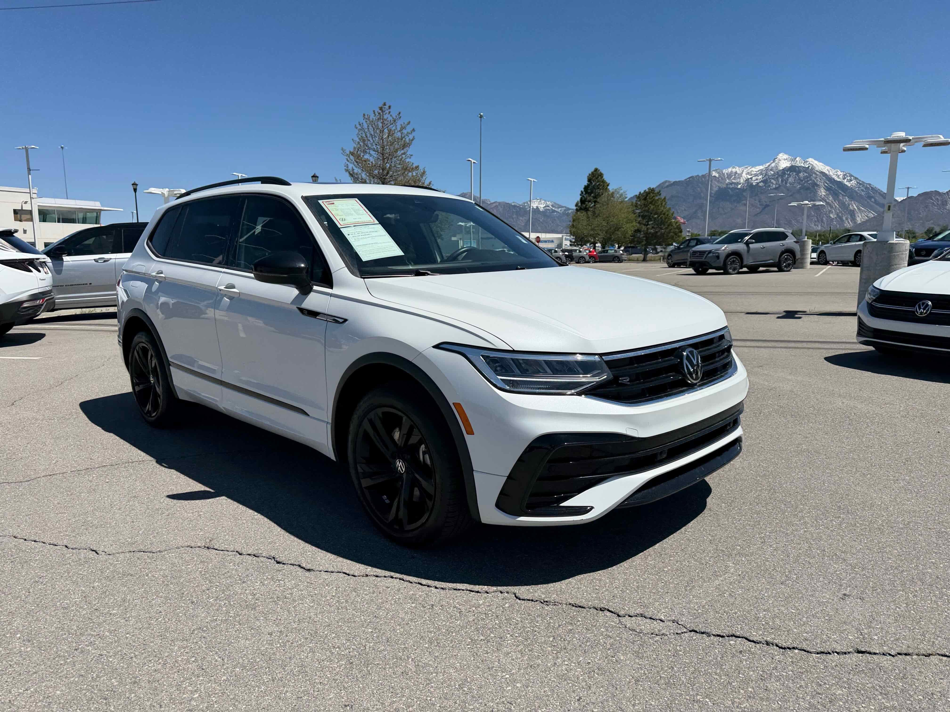 2024 Volkswagen Tiguan SE R-Line Black