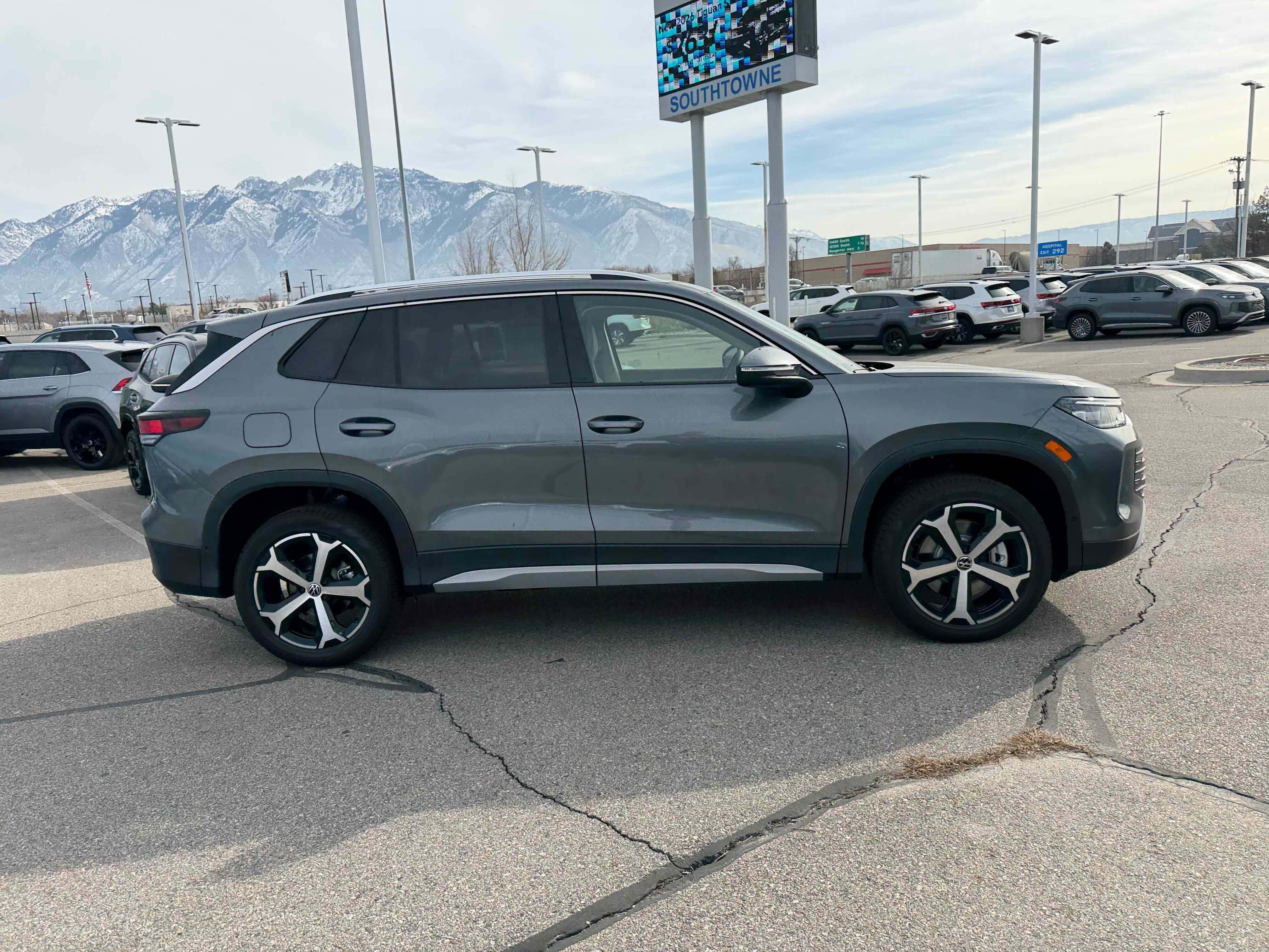 2026 Volkswagen Tiguan SE