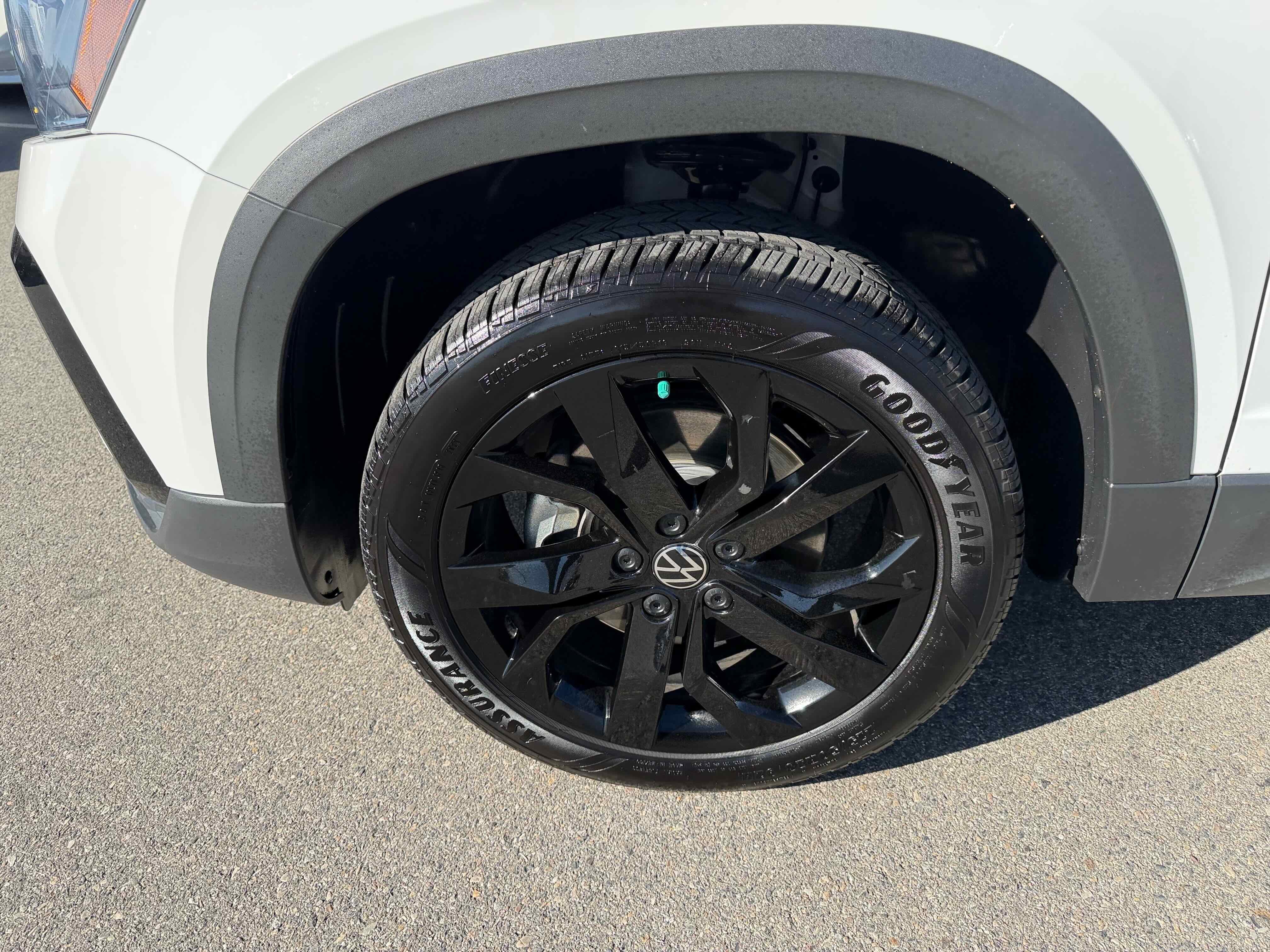 2023 Volkswagen Taos SE