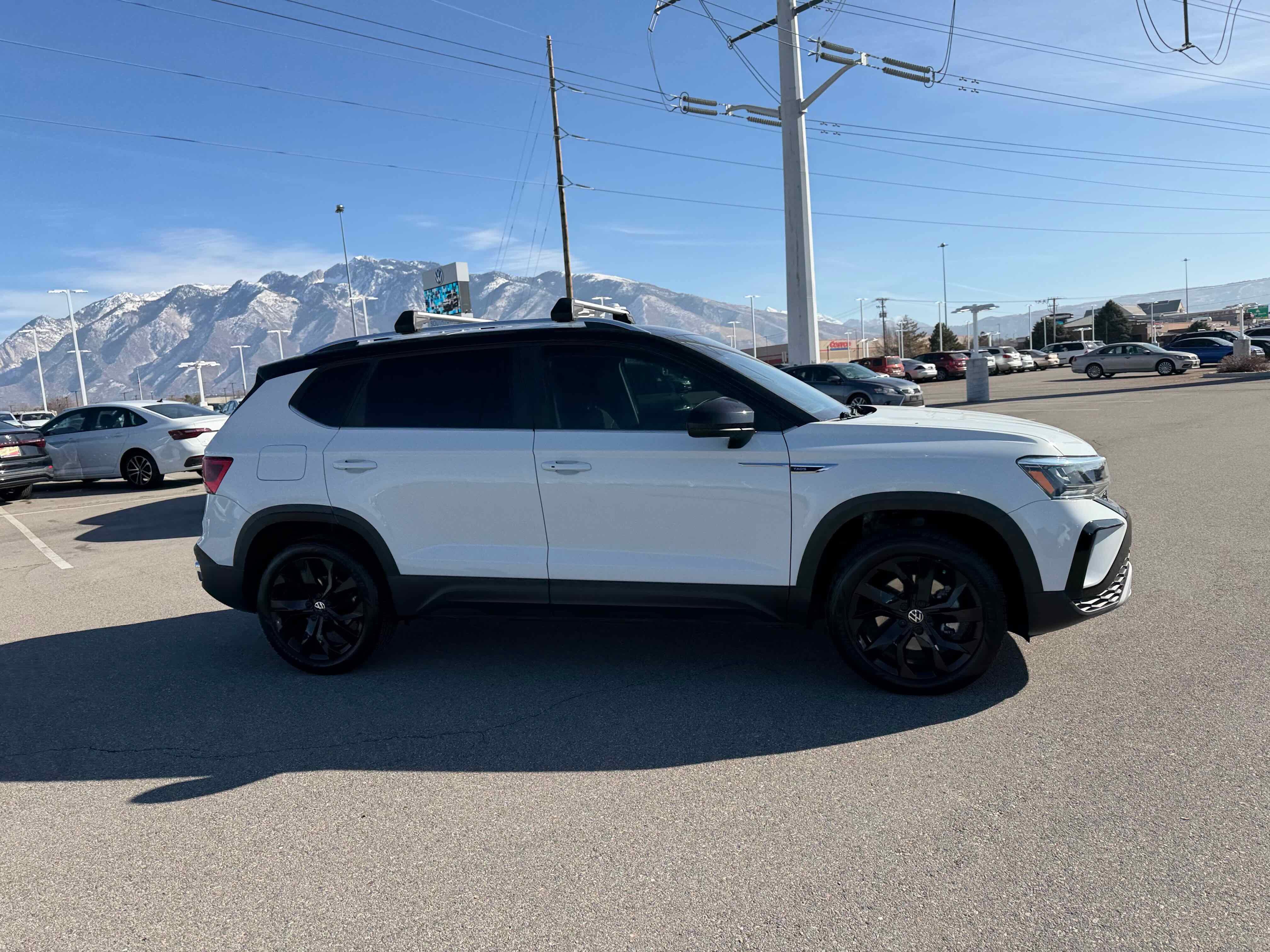 2023 Volkswagen Taos SE