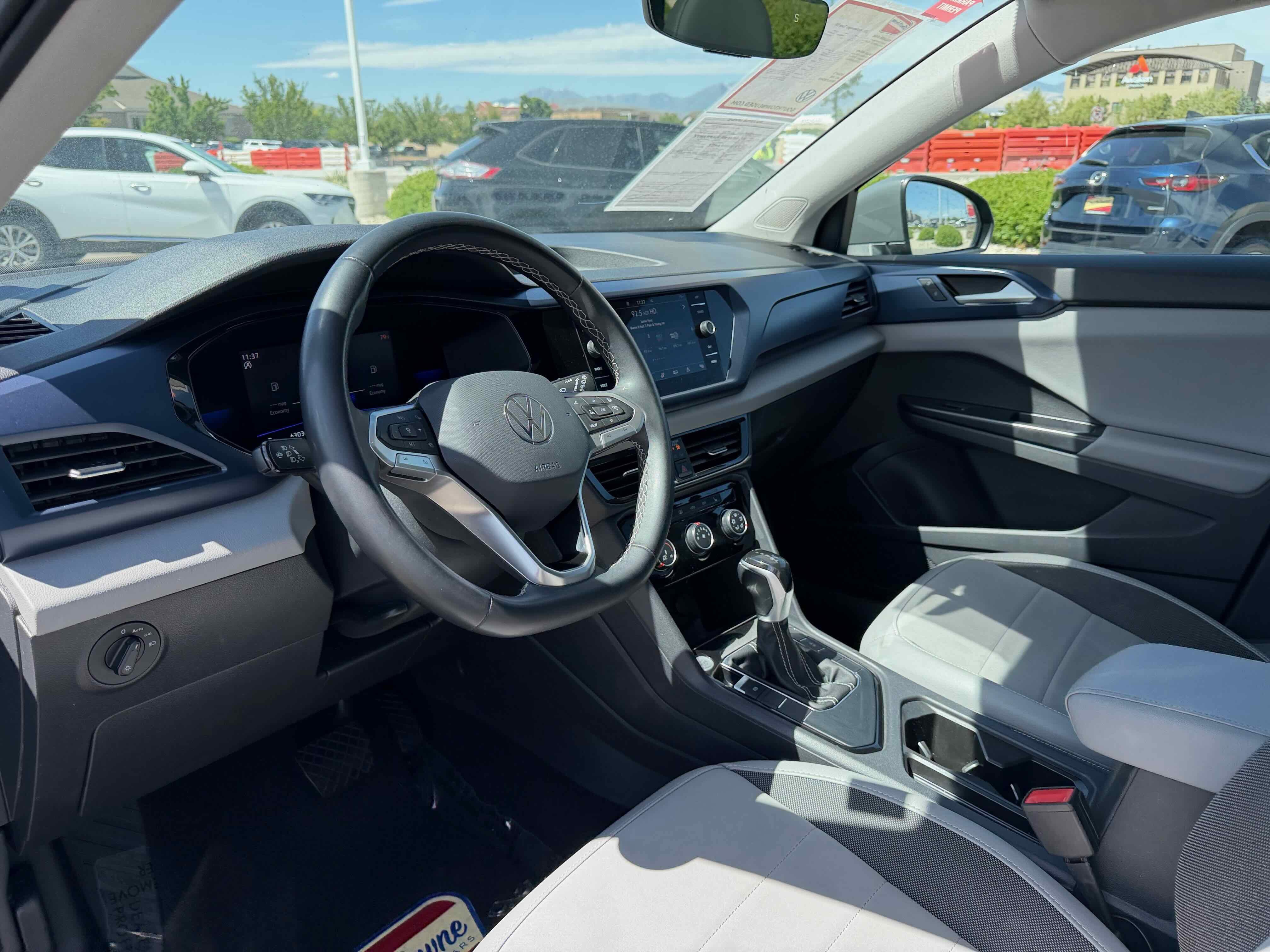 2023 Volkswagen Taos SE