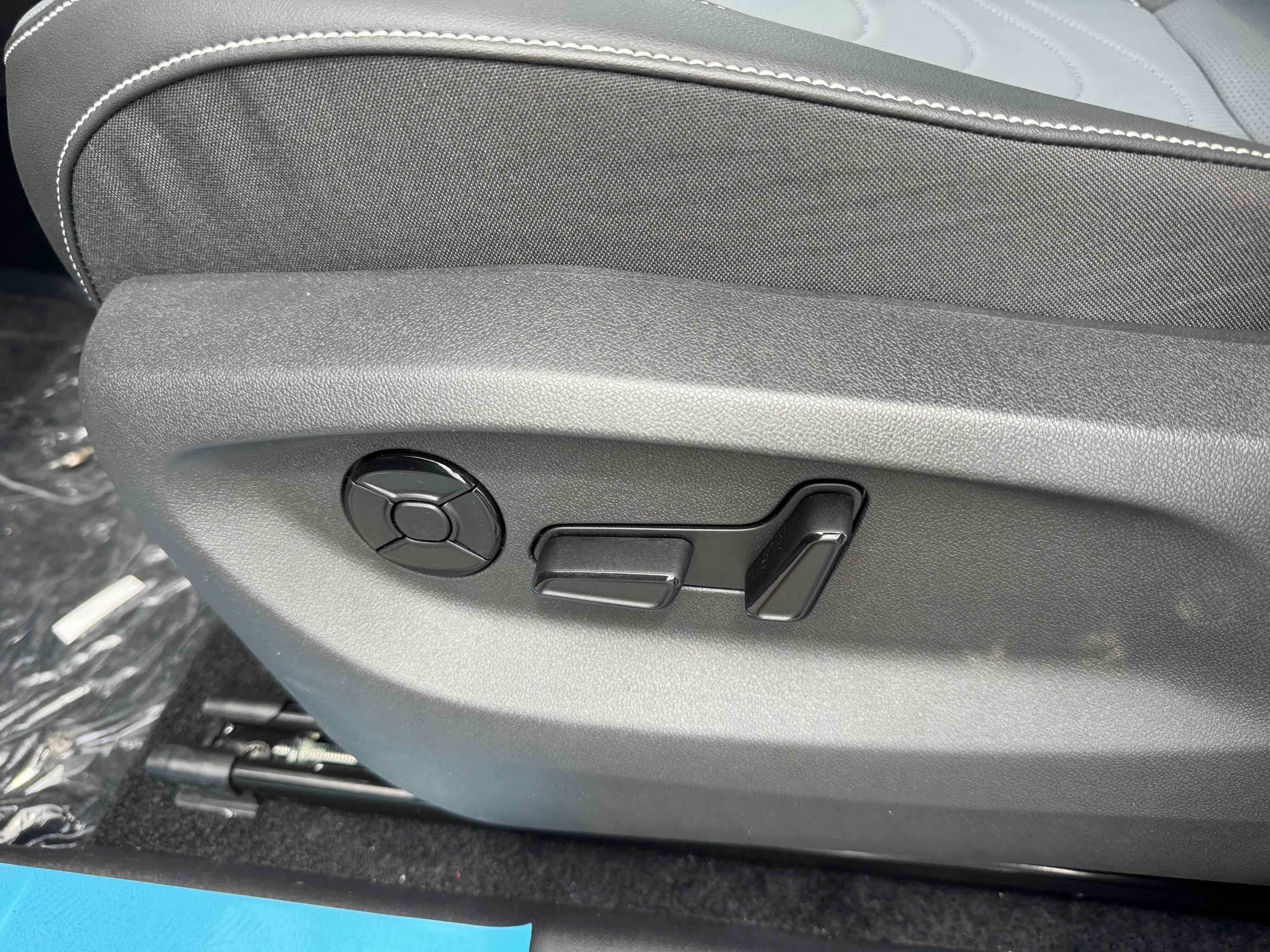 2025 Volkswagen Tiguan SE