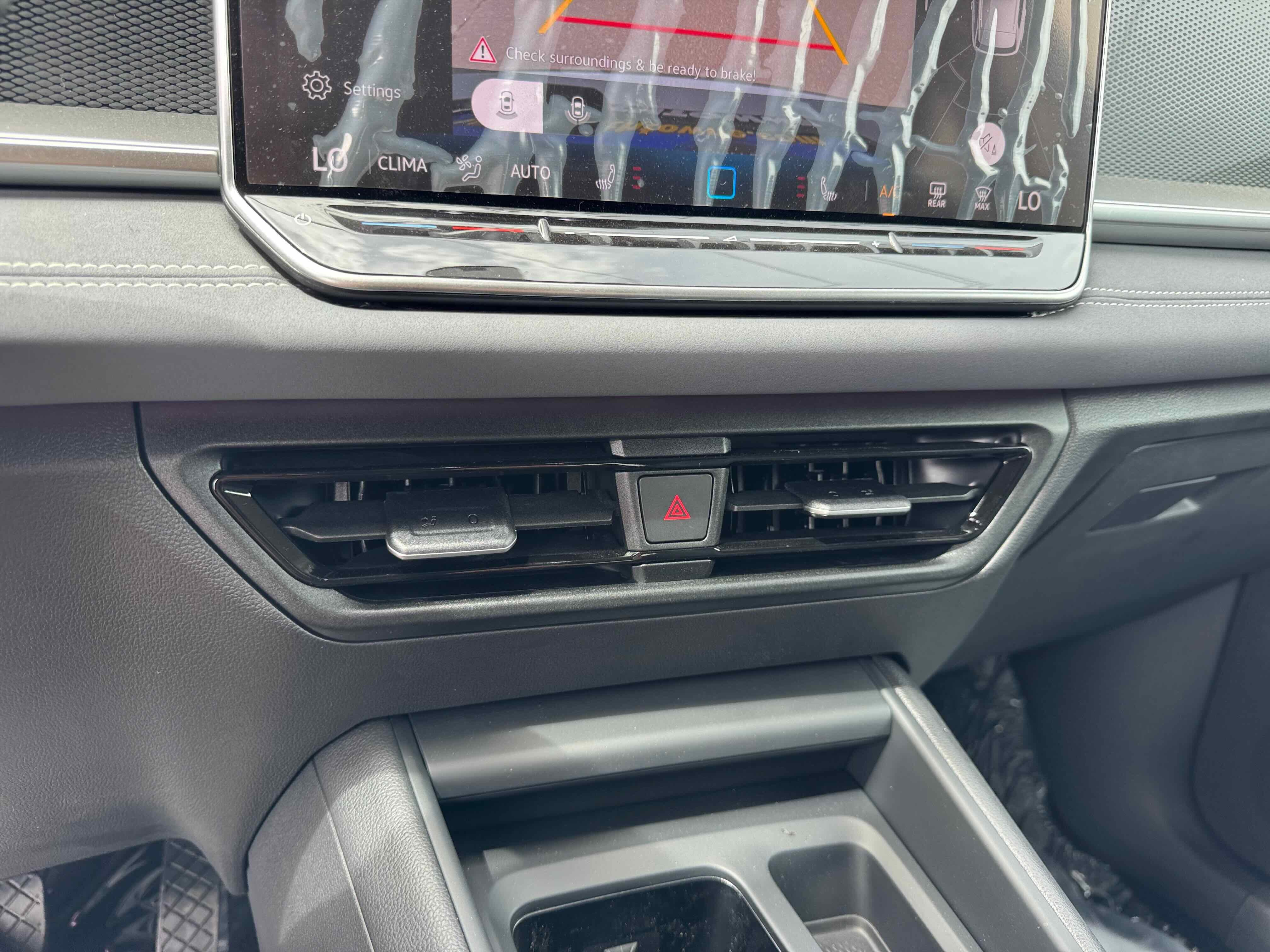 2025 Volkswagen Tiguan SE