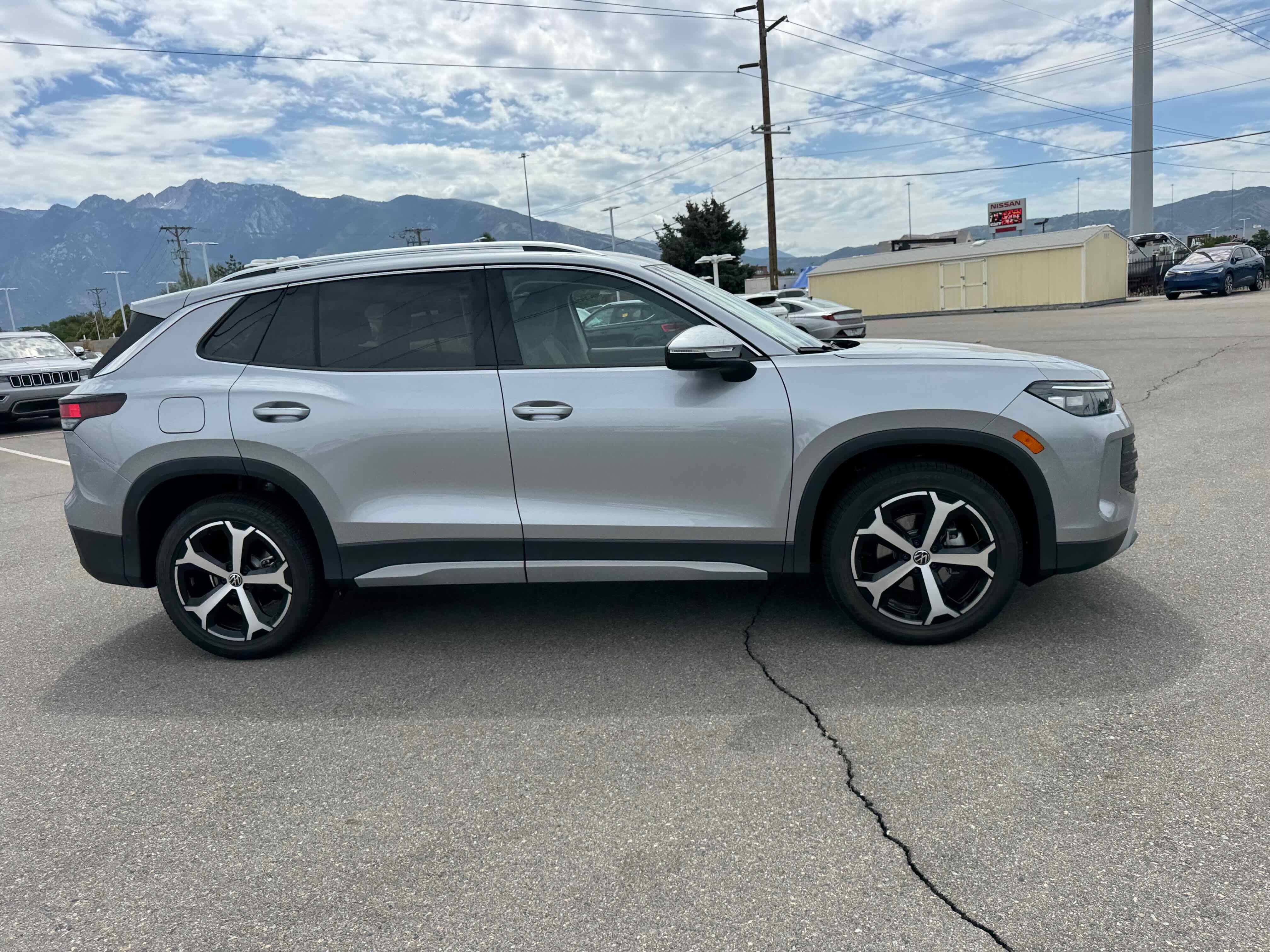 2025 Volkswagen Tiguan SE