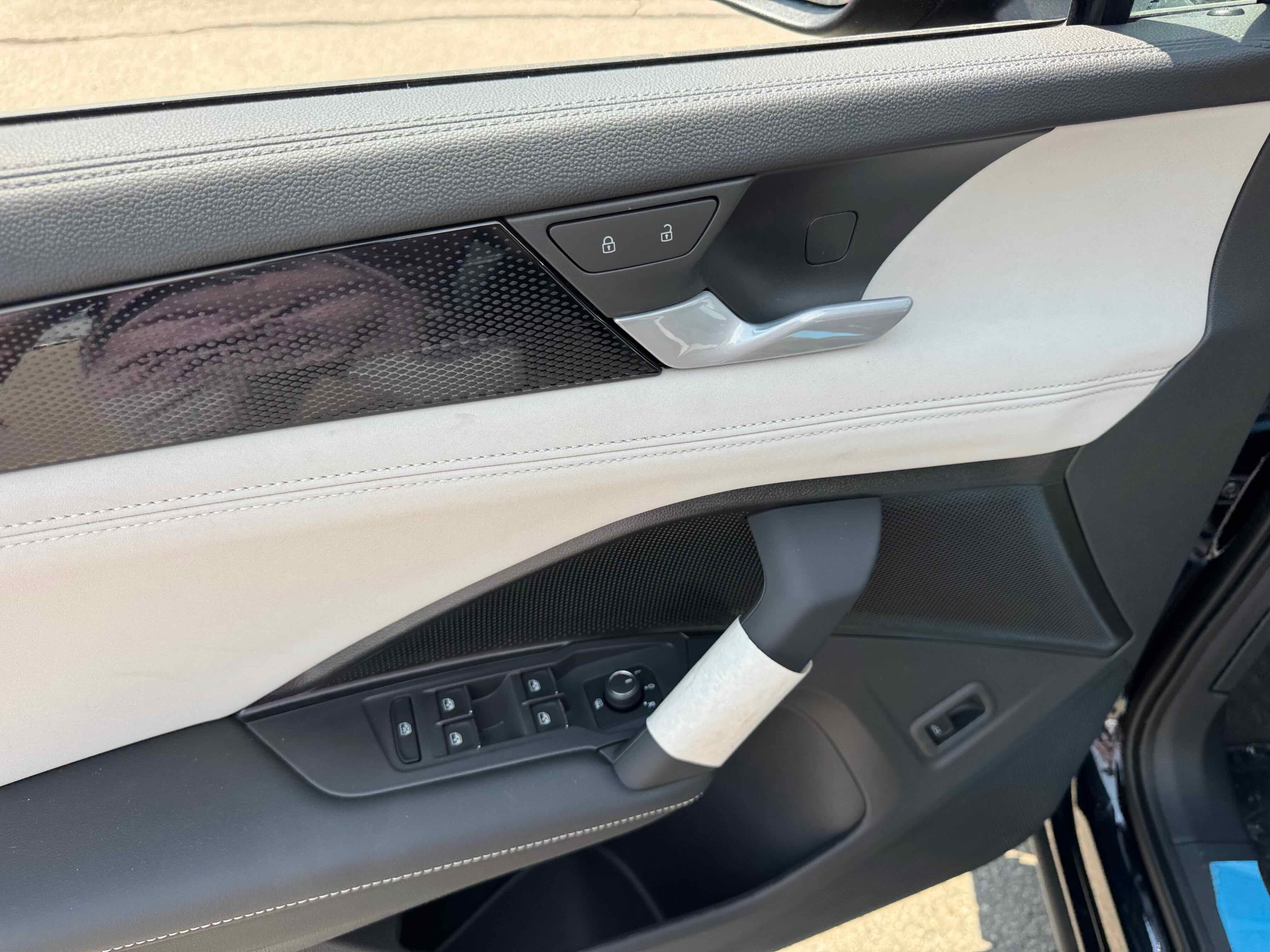 2025 Volkswagen Tiguan SE